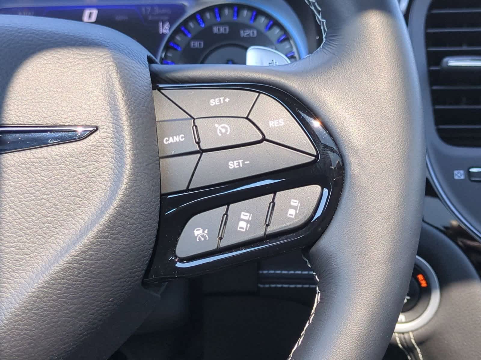 Thumbnail: 2023 Chrysler 300 - 26