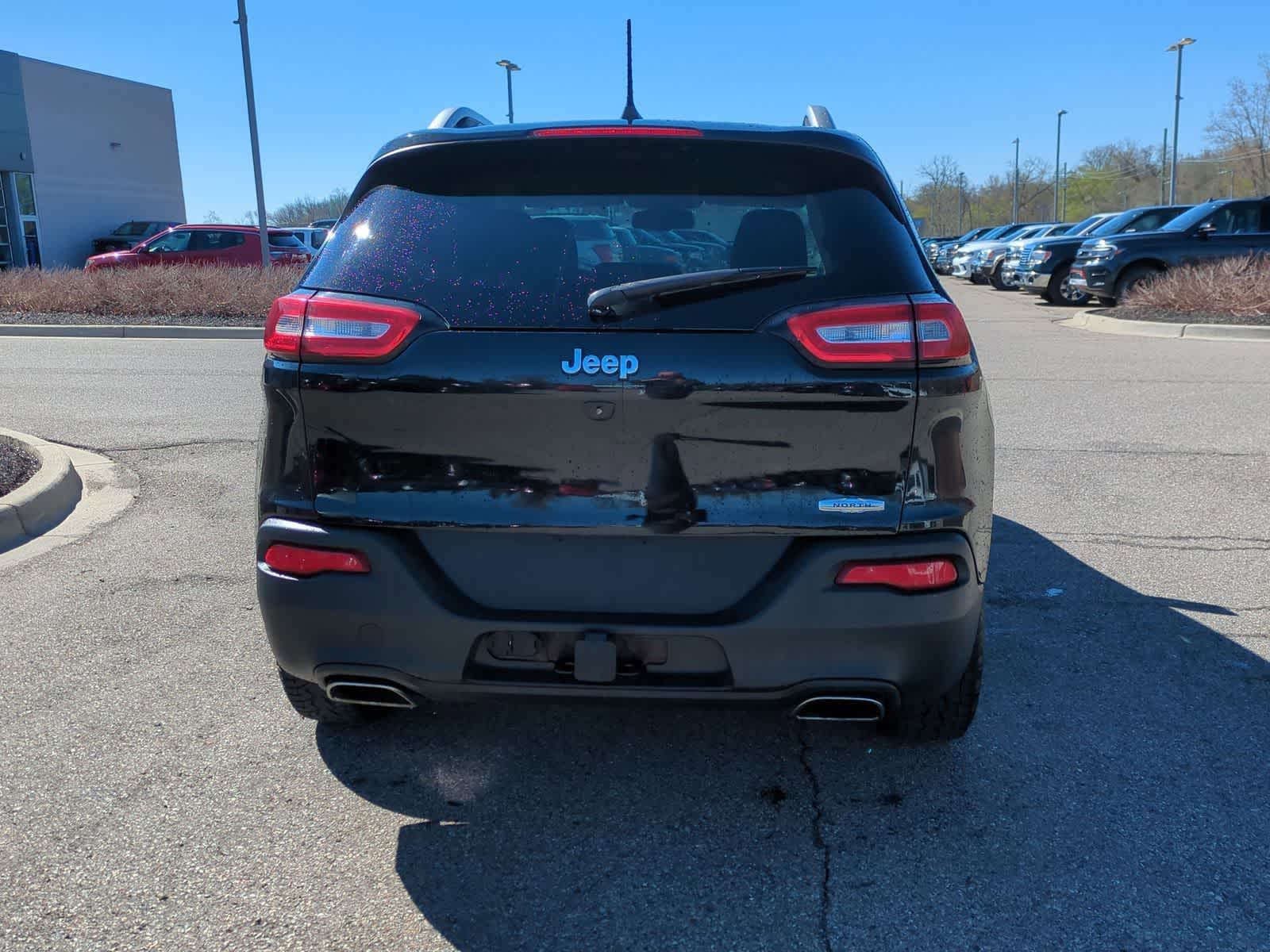 Thumbnail: 2016 Jeep Cherokee - 7