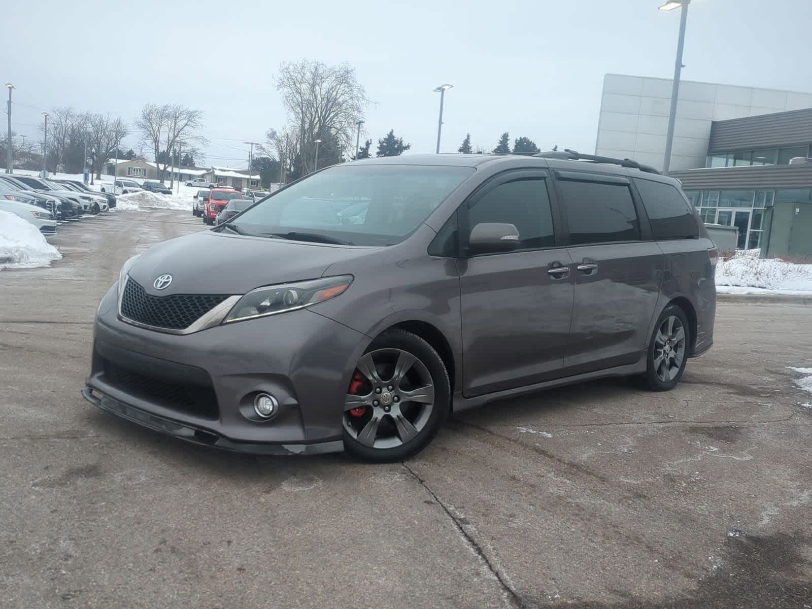Thumbnail: 2015 Toyota Sienna - 1