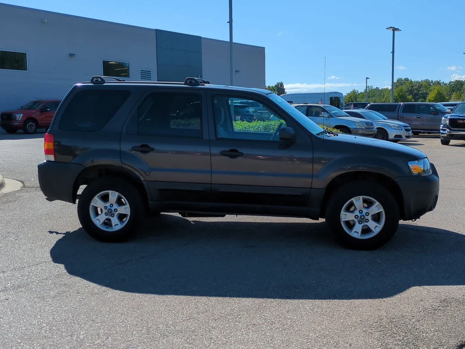 Thumbnail: 2006 Ford Escape - 9
