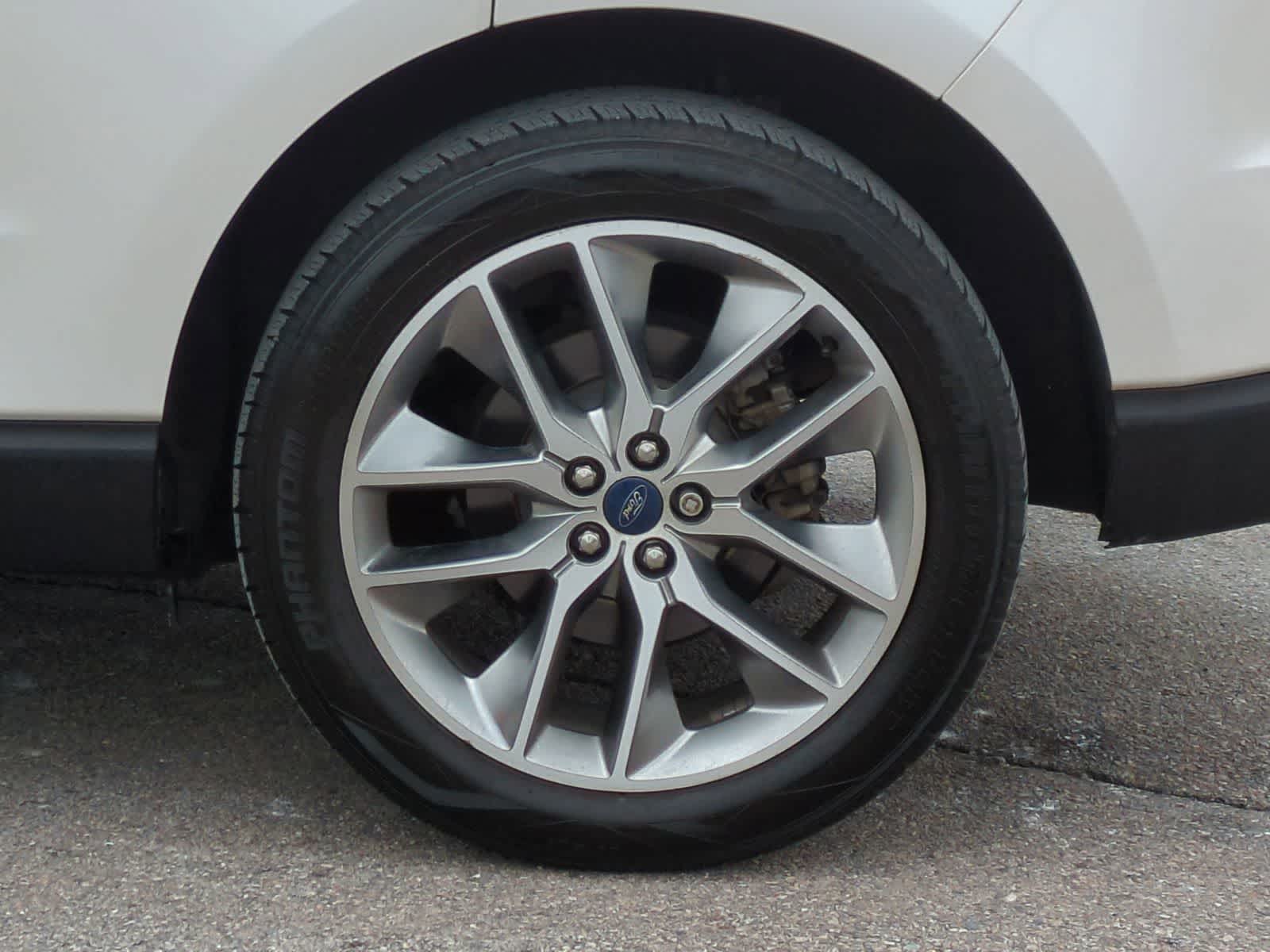 Thumbnail: 2018 Ford Edge - 14