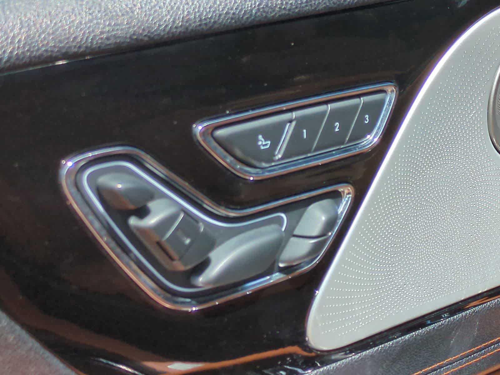 Thumbnail: 2021 Lincoln Aviator - 17