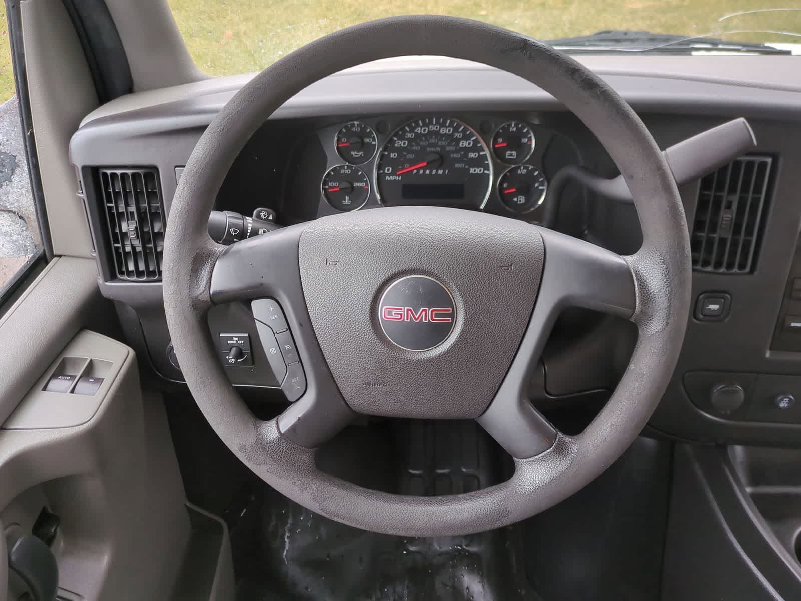 Thumbnail: 2013 GMC Savana - 19