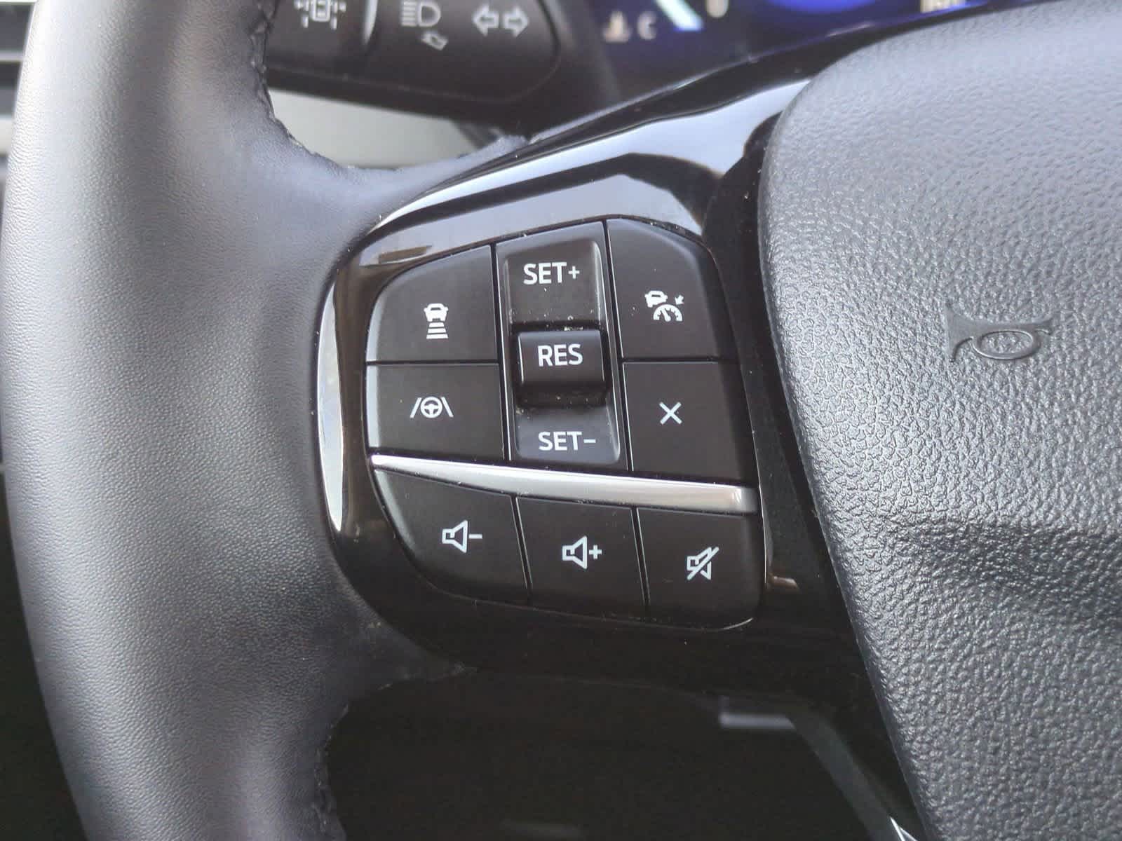 Thumbnail: 2022 Ford Escape - 25