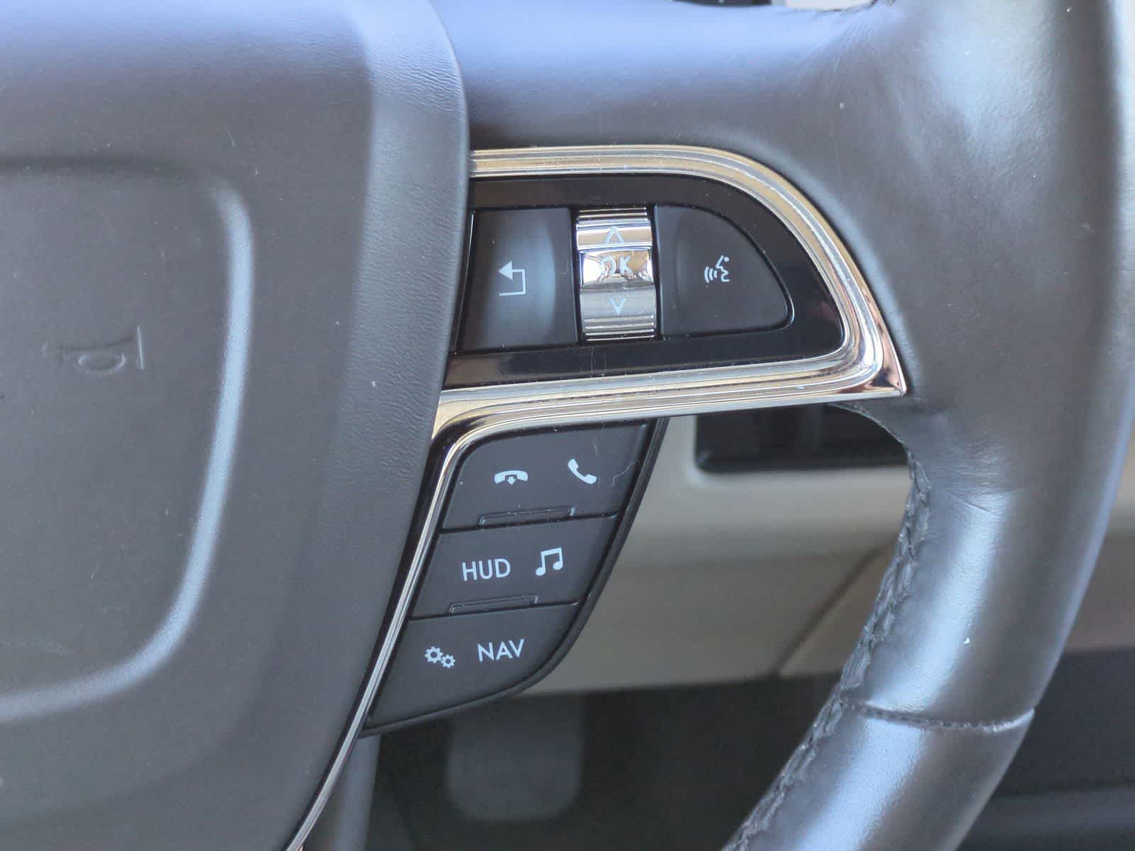 Thumbnail: 2021 Lincoln Navigator - 26