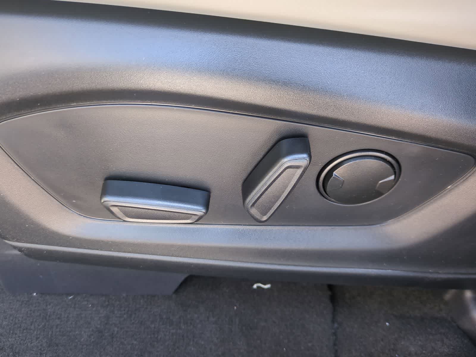 Thumbnail: 2026 Ford Explorer - 9