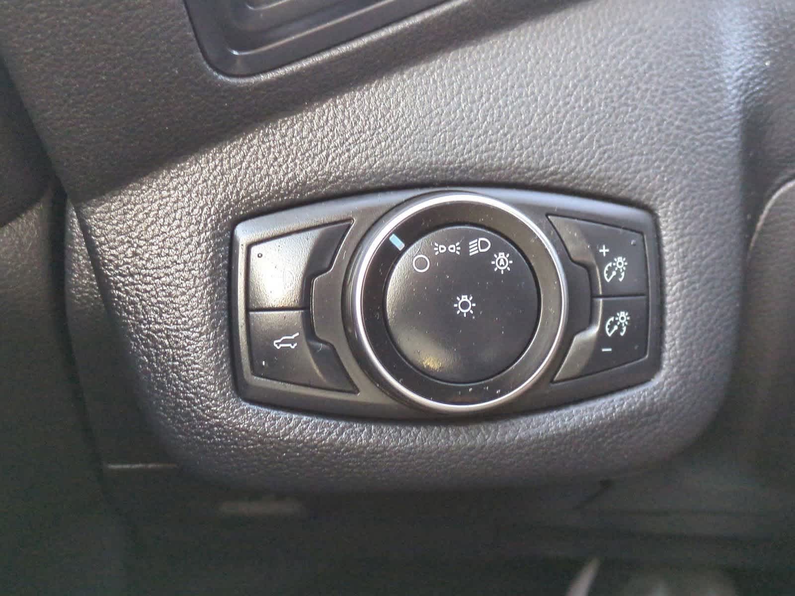 Thumbnail: 2017 Ford Escape - 28