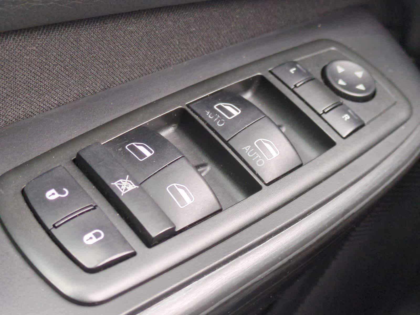 Thumbnail: 2014 Jeep Cherokee - 30