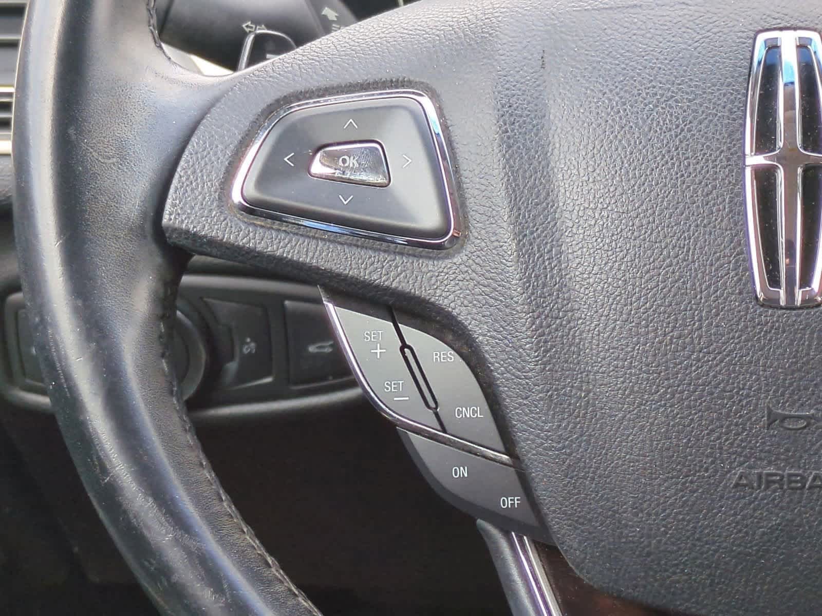 Thumbnail: 2015 Lincoln MKZ - 23