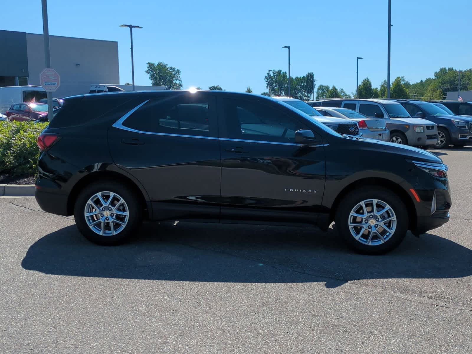 Thumbnail: 2024 Chevrolet Equinox - 9