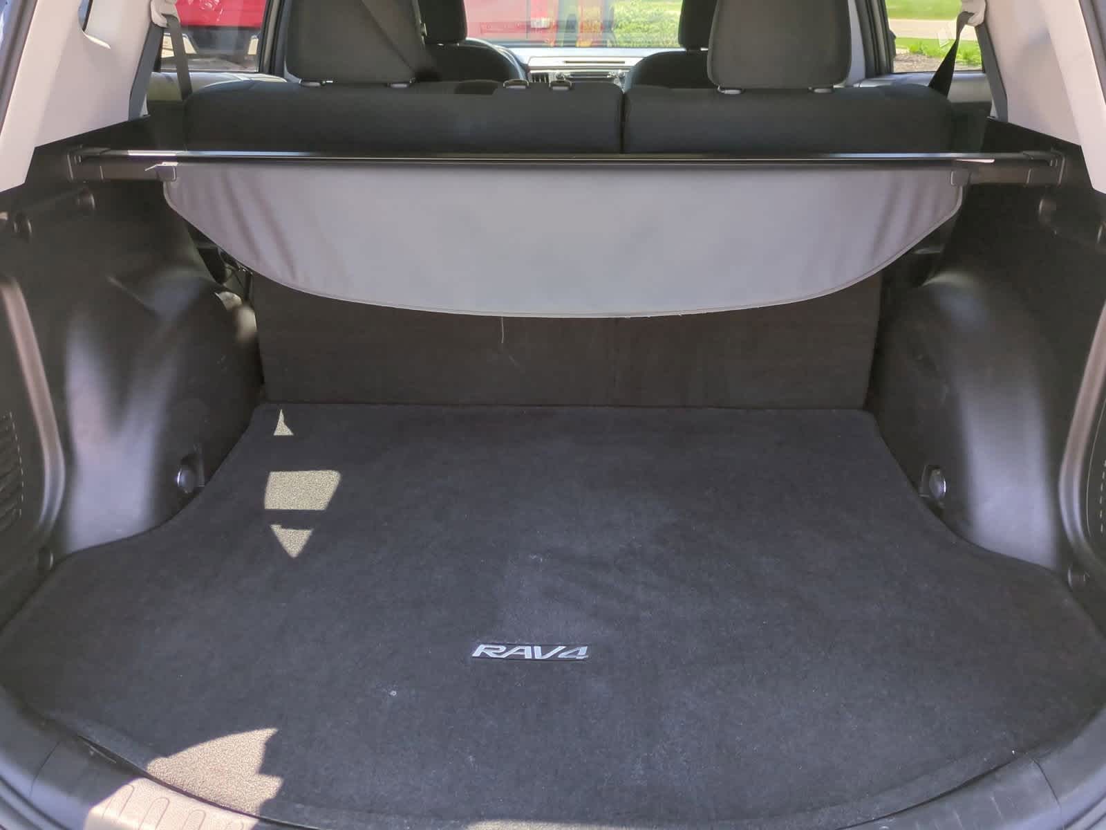 Thumbnail: 2015 Toyota RAV4 - 33