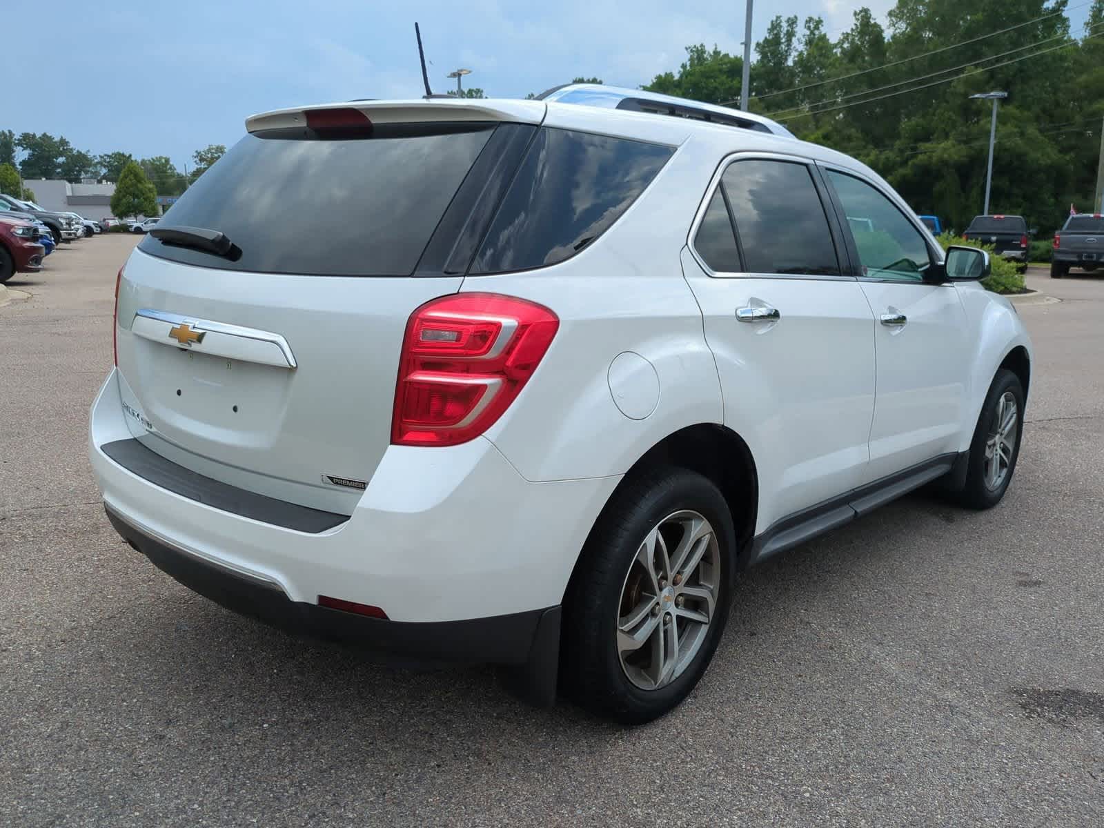 Thumbnail: 2017 Chevrolet Equinox - 8