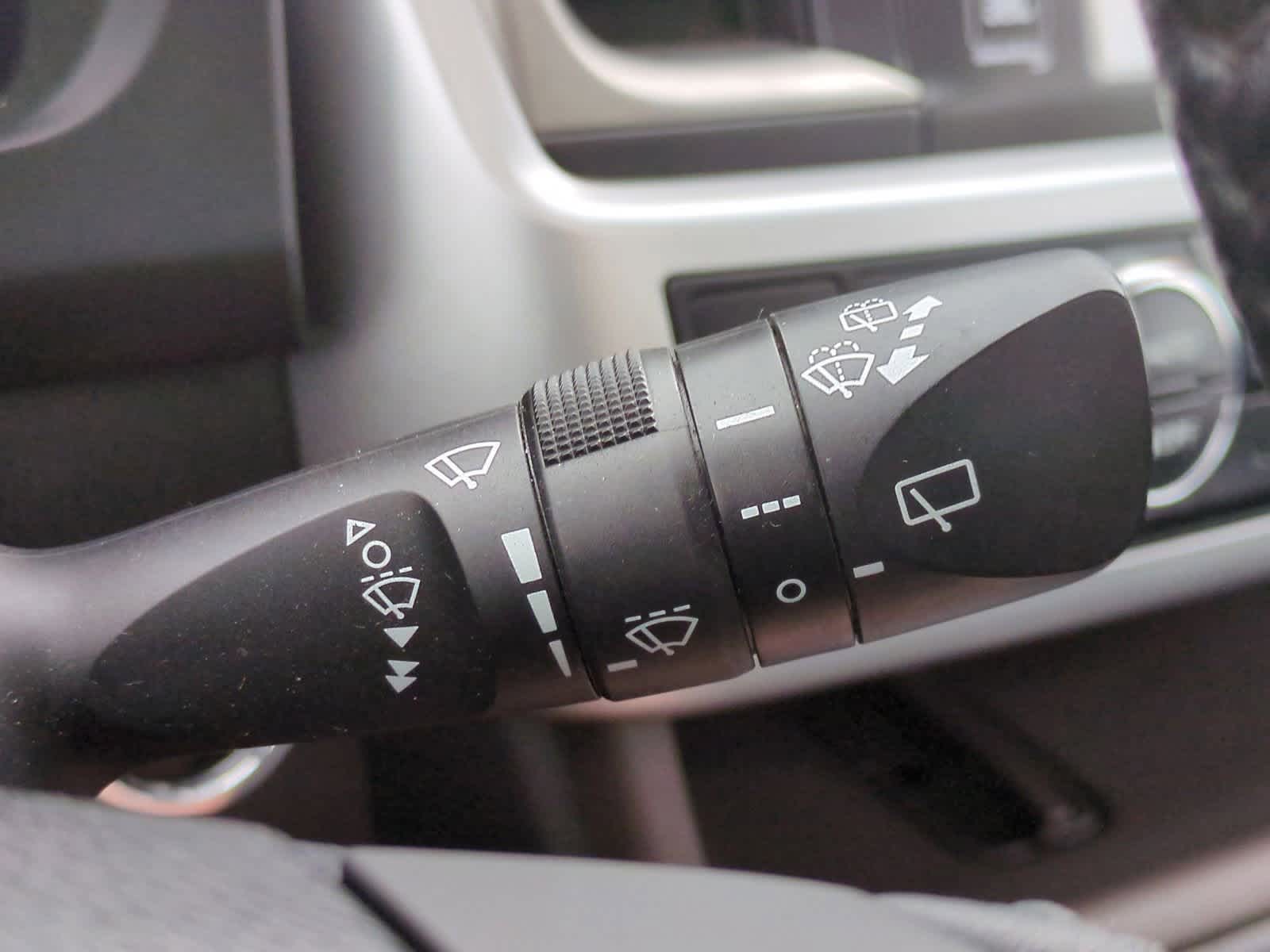 Thumbnail: 2015 Toyota Highlander - 27