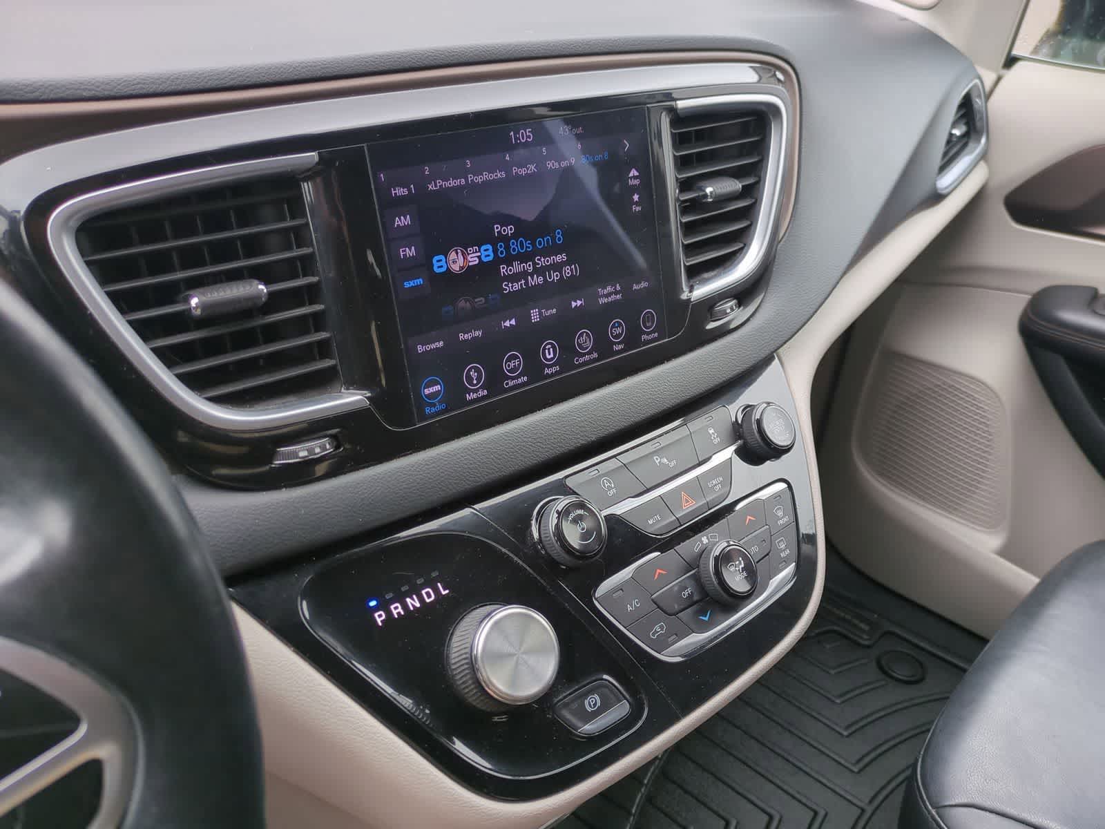 Thumbnail: 2018 Chrysler Pacifica - 23