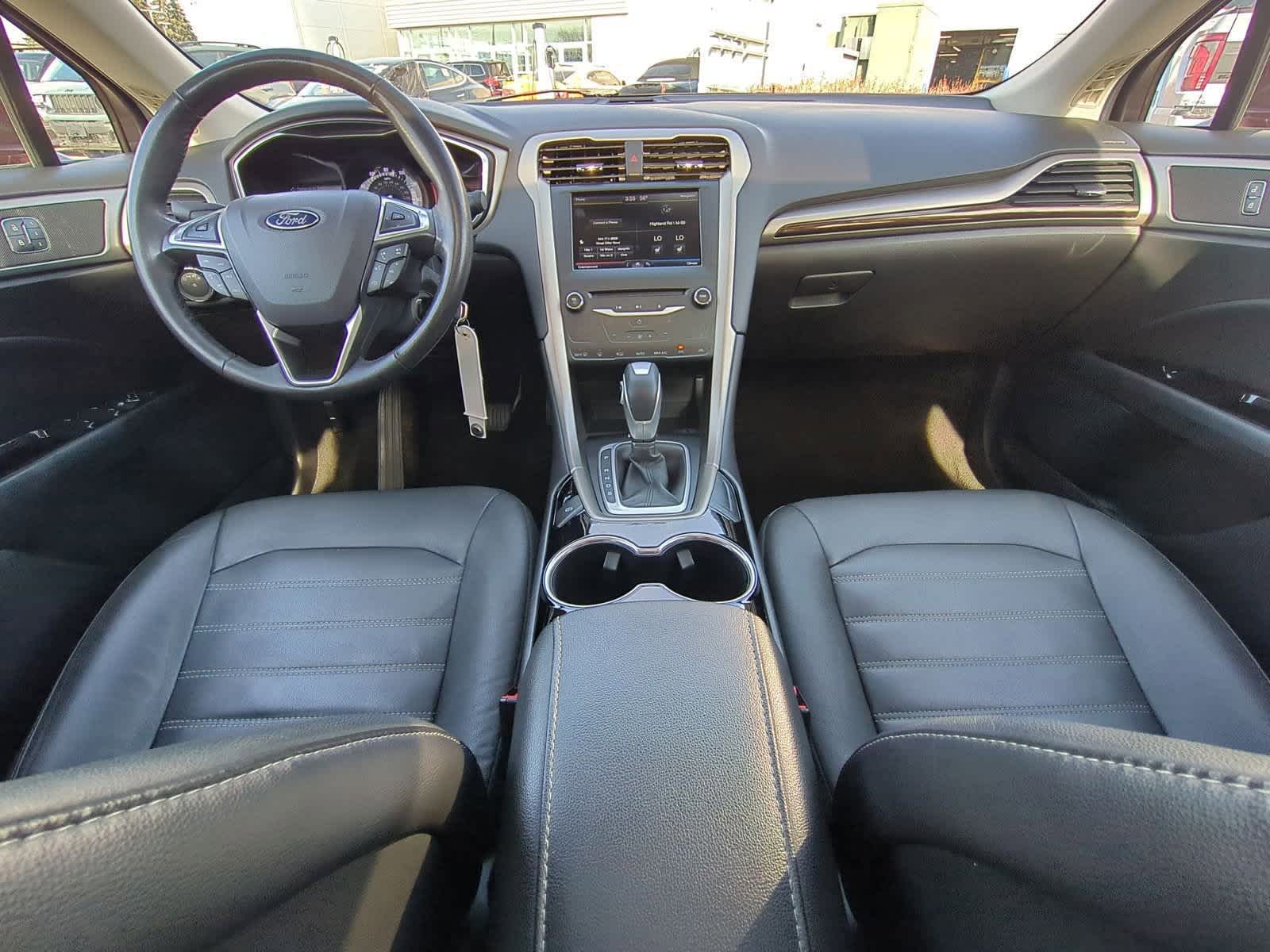 2015 Ford Fusion SE 15