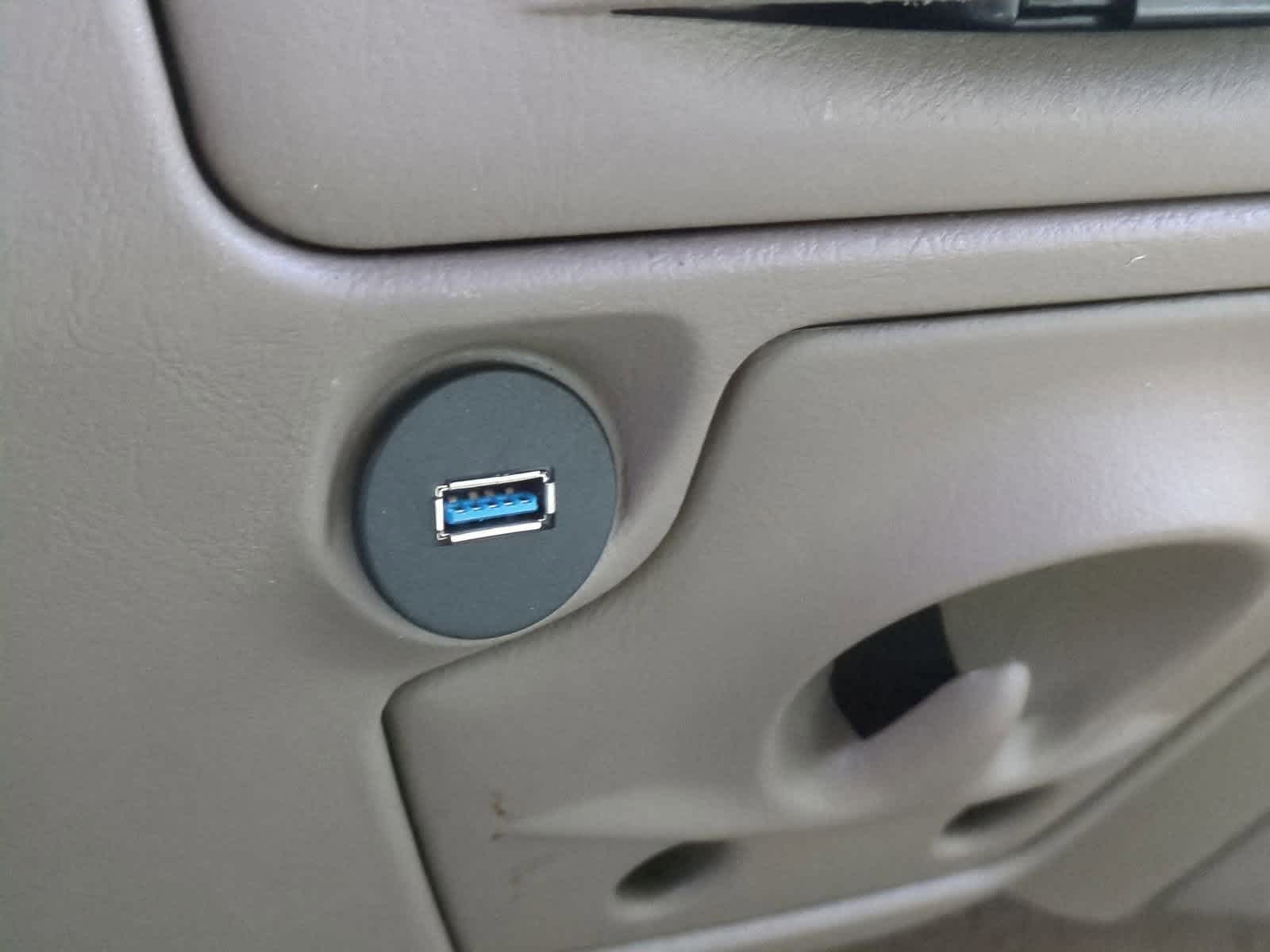 Thumbnail: 2004 Ford Excursion - 28