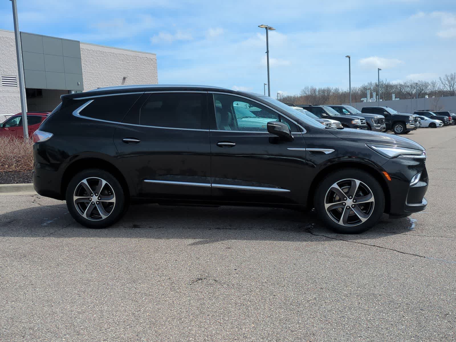 Thumbnail: 2022 Buick Enclave - 9