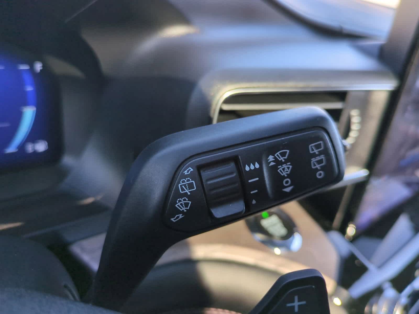 Thumbnail: 2021 Ford Explorer - 27
