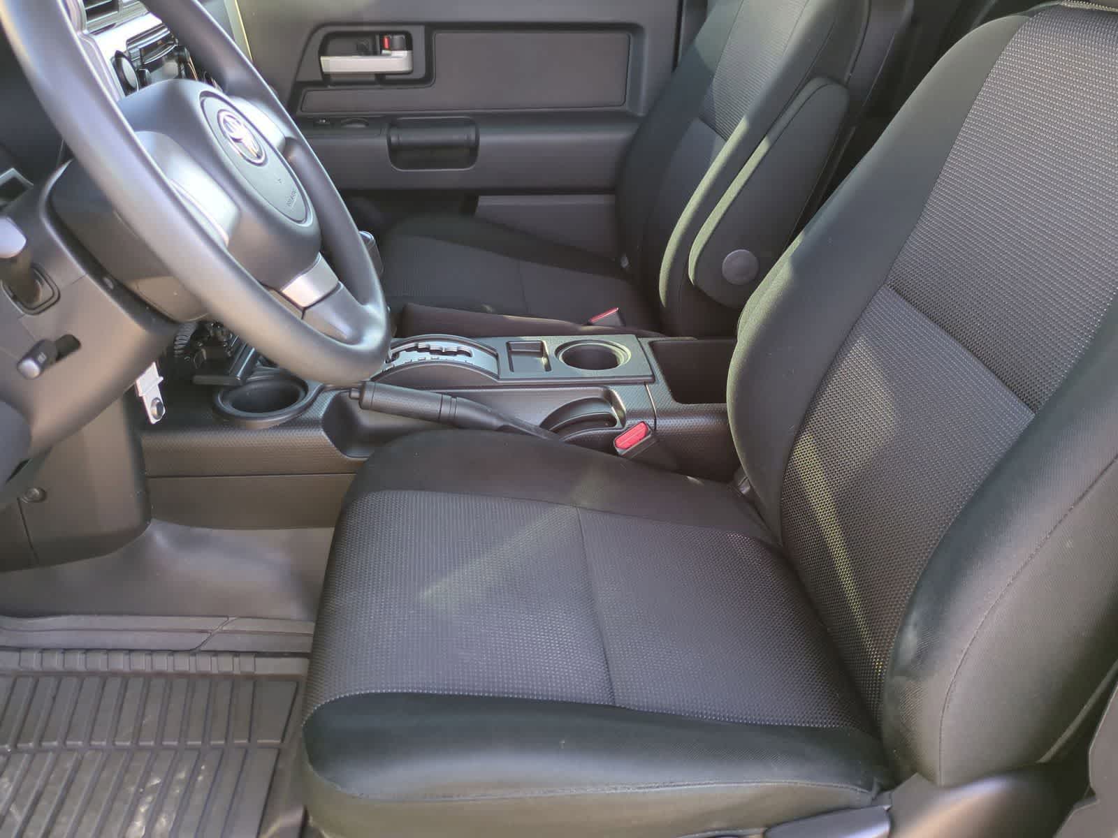 Thumbnail: 2010 Toyota FJ Cruiser - 16