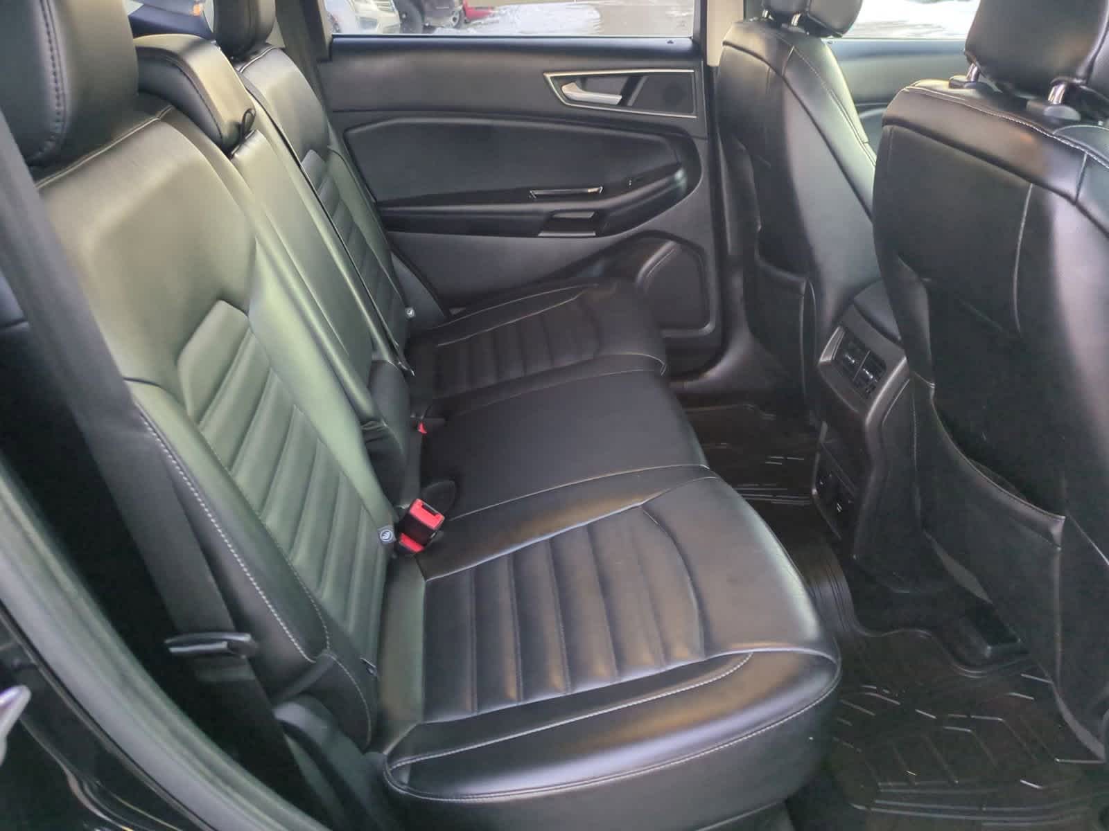 Thumbnail: 2016 Ford Edge - 20