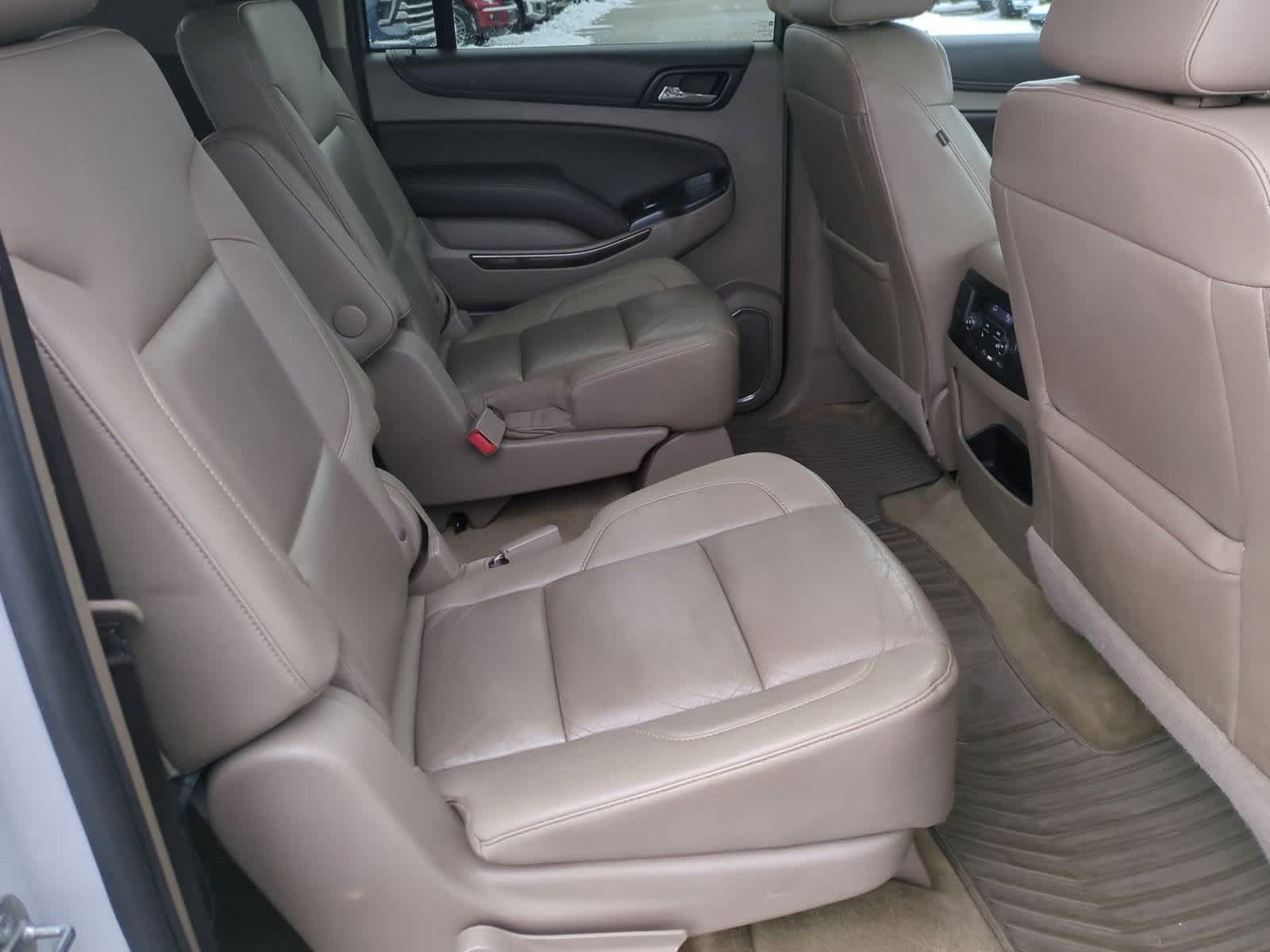 Thumbnail: 2017 Chevrolet Suburban - 21