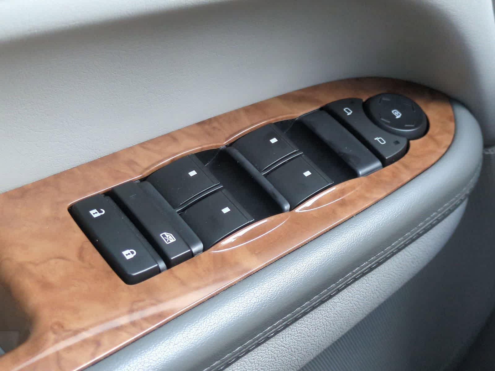 Thumbnail: 2011 Buick Enclave - 26