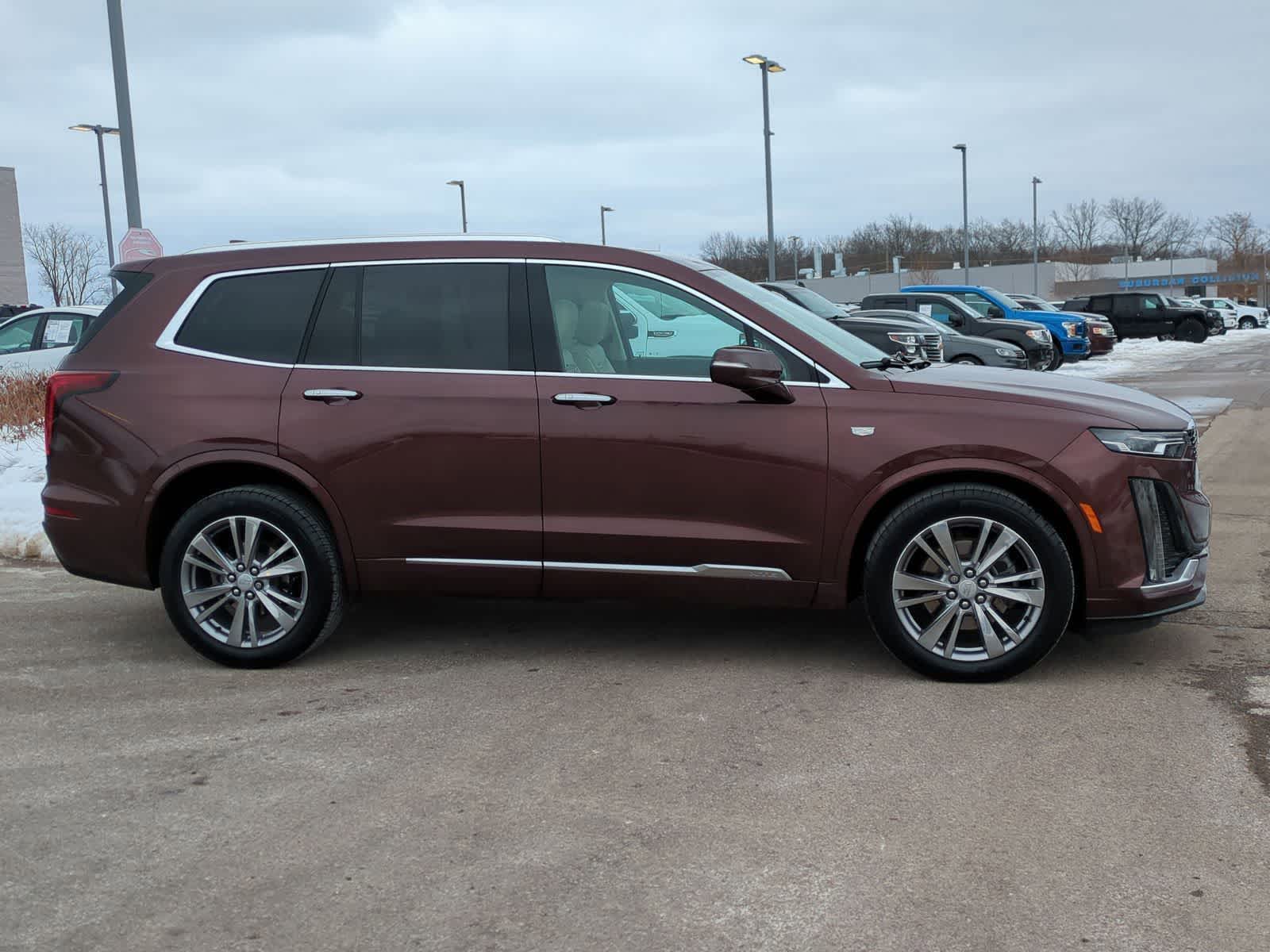 Thumbnail: 2022 Cadillac XT6 - 9