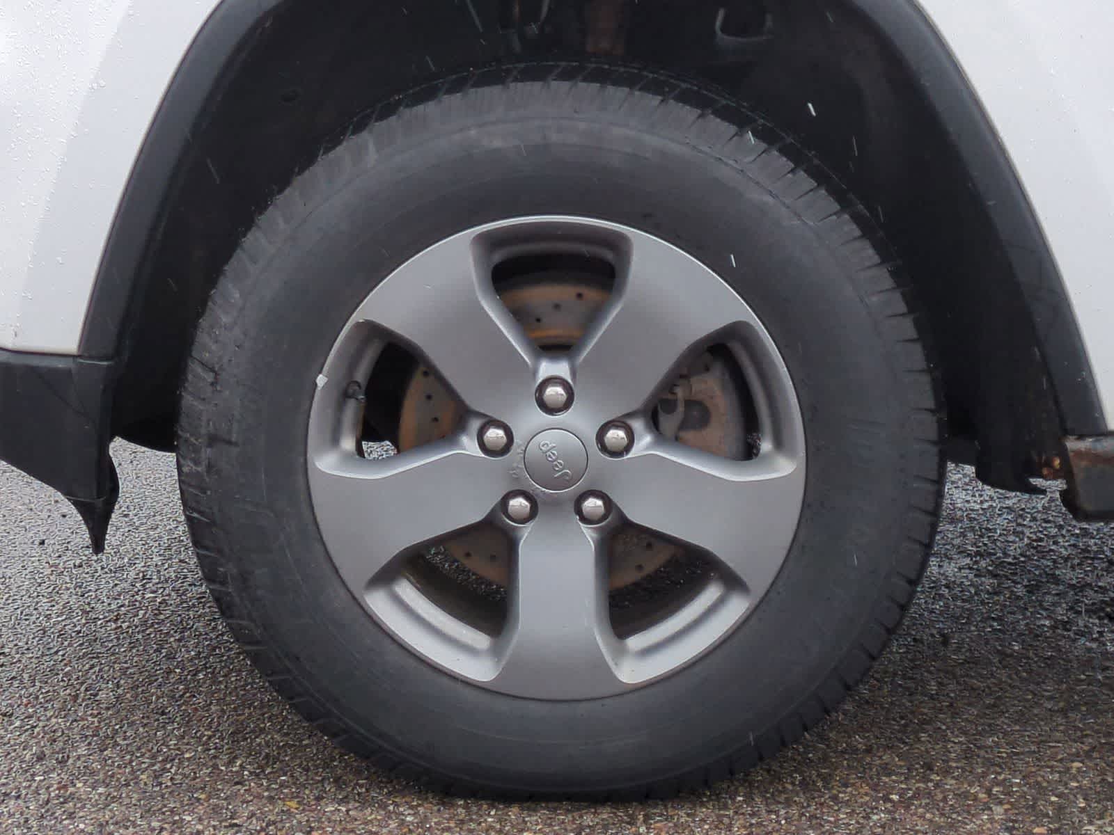 Thumbnail: 2013 Jeep Grand Cherokee - 13