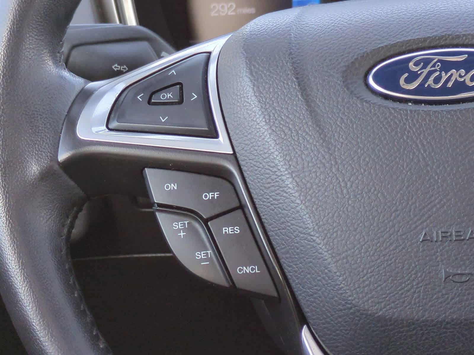 2015 Ford Fusion SE 25