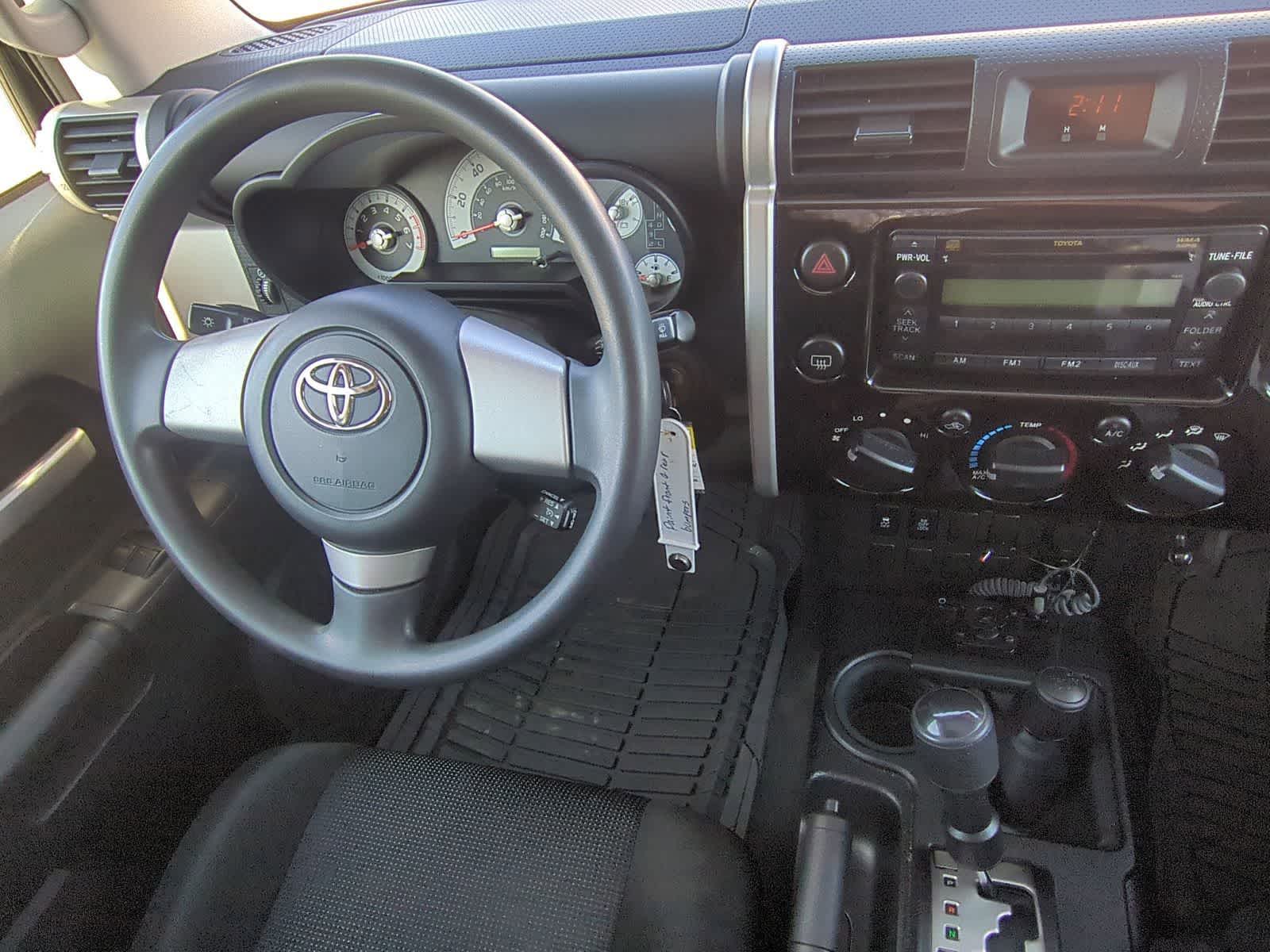 Thumbnail: 2010 Toyota FJ Cruiser - 15