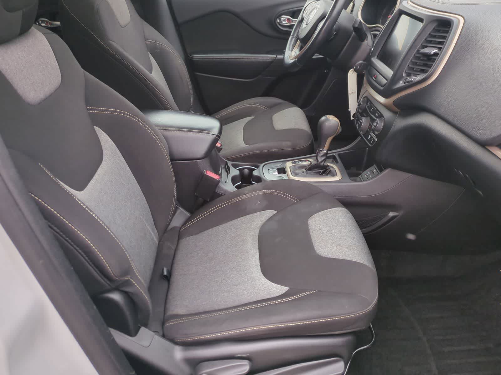 Thumbnail: 2014 Jeep Cherokee - 23