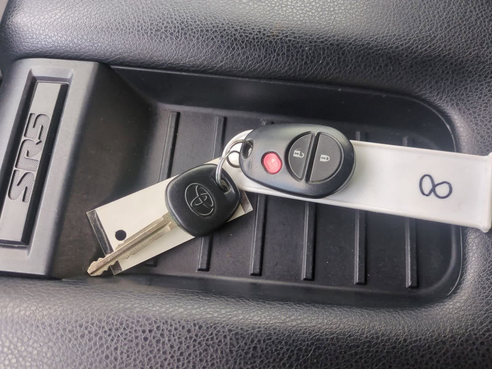 Thumbnail: 2016 Toyota Tundra - 33