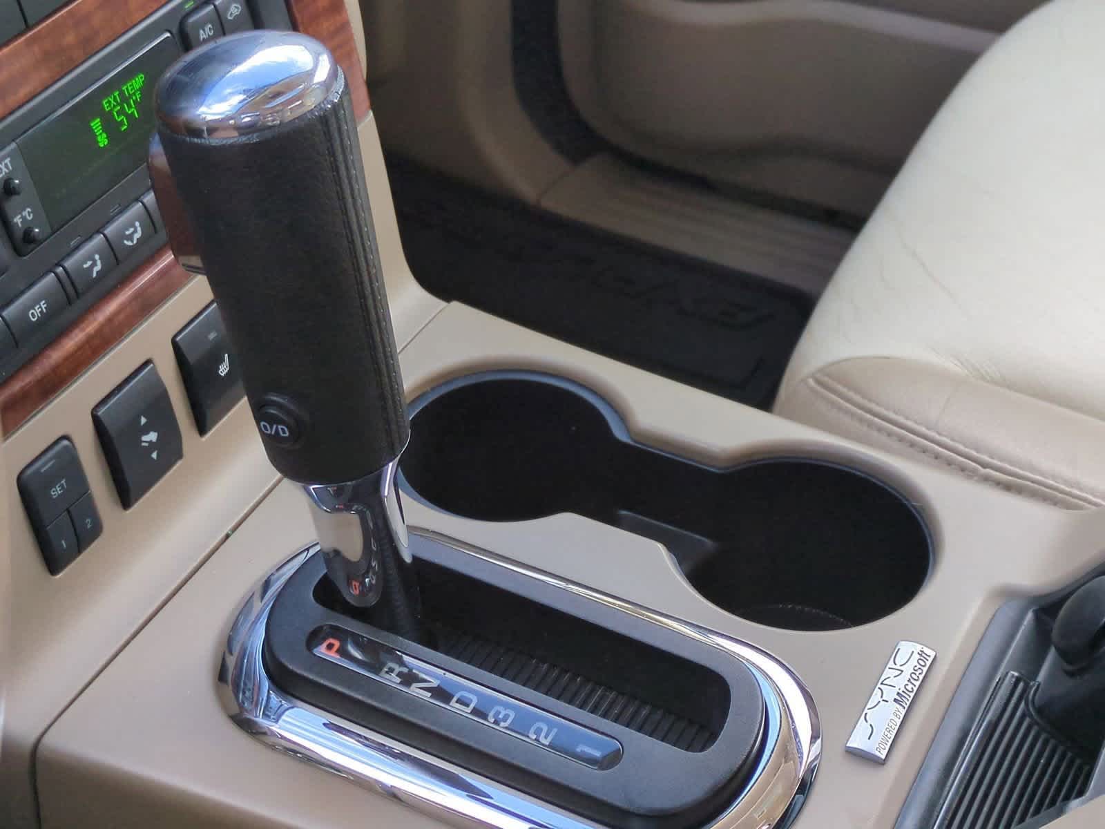 Thumbnail: 2008 Ford Explorer - 32