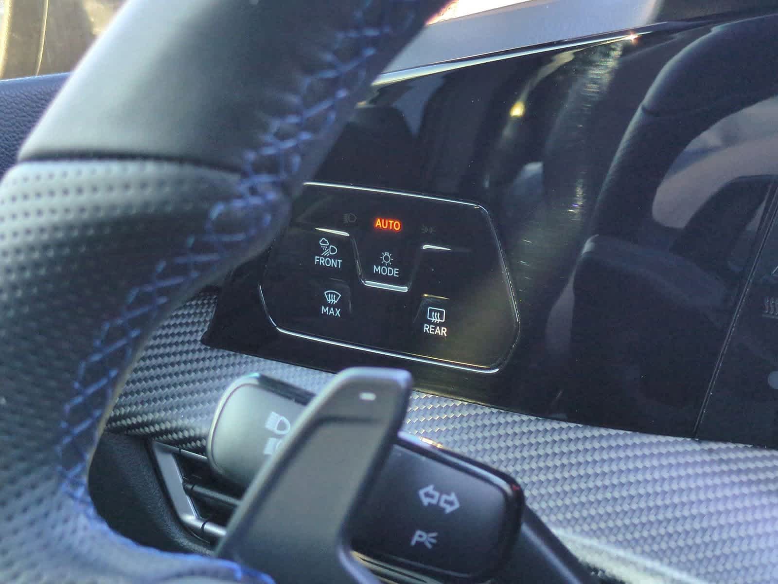 Thumbnail: 2025 Volkswagen Golf - 18