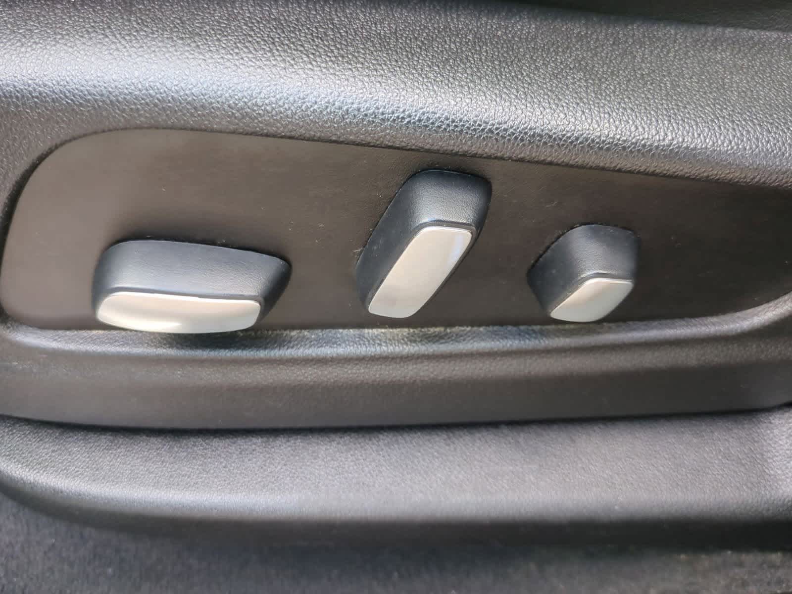 Thumbnail: 2019 Cadillac XT5 - 17