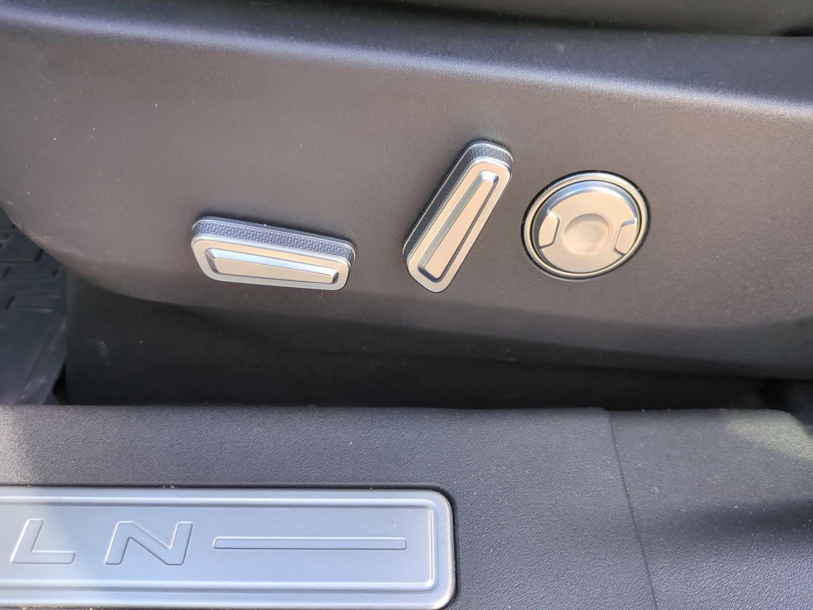 Thumbnail: 2024 Lincoln Nautilus - 17