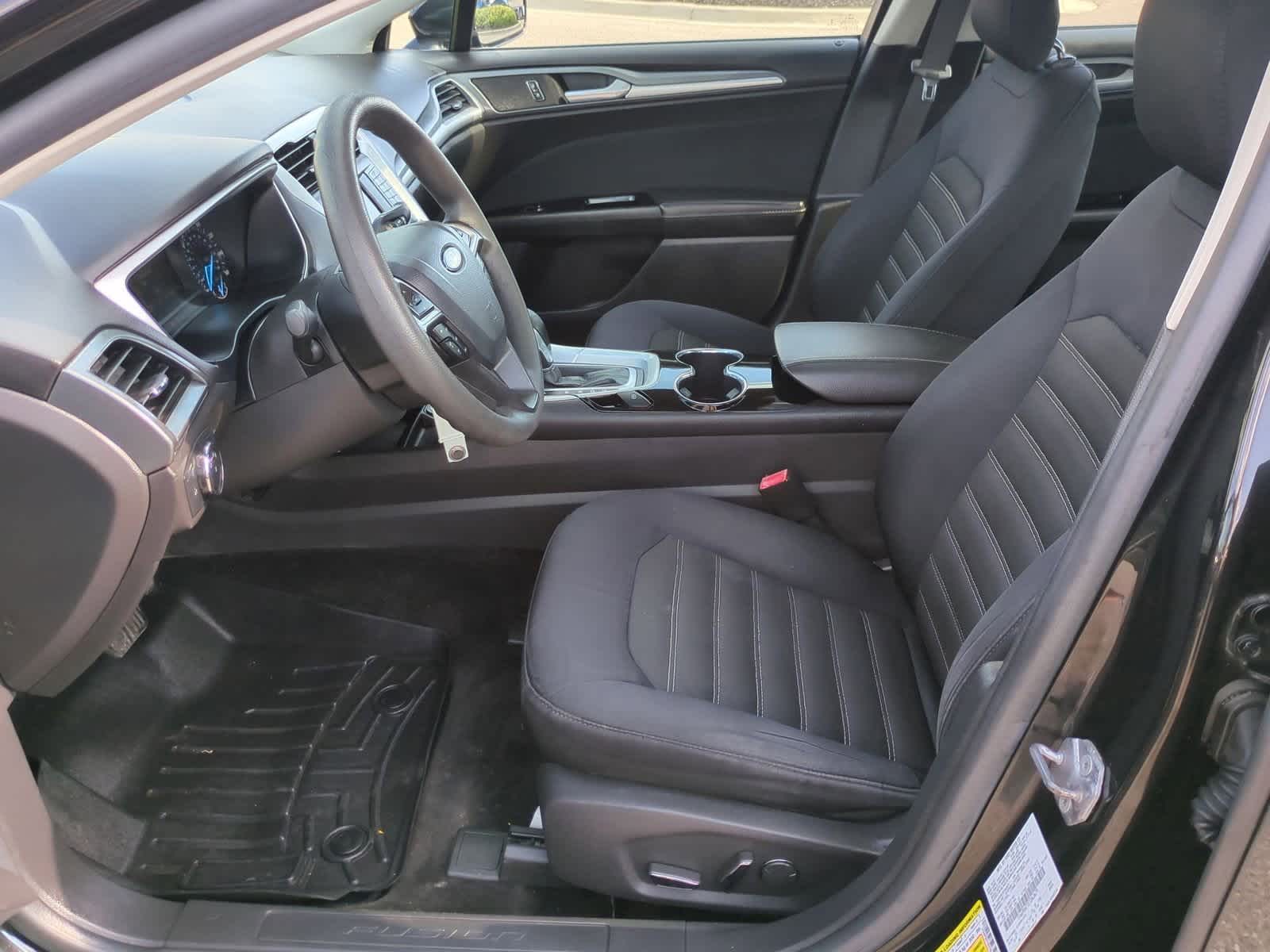 Thumbnail: 2014 Ford Fusion - 16