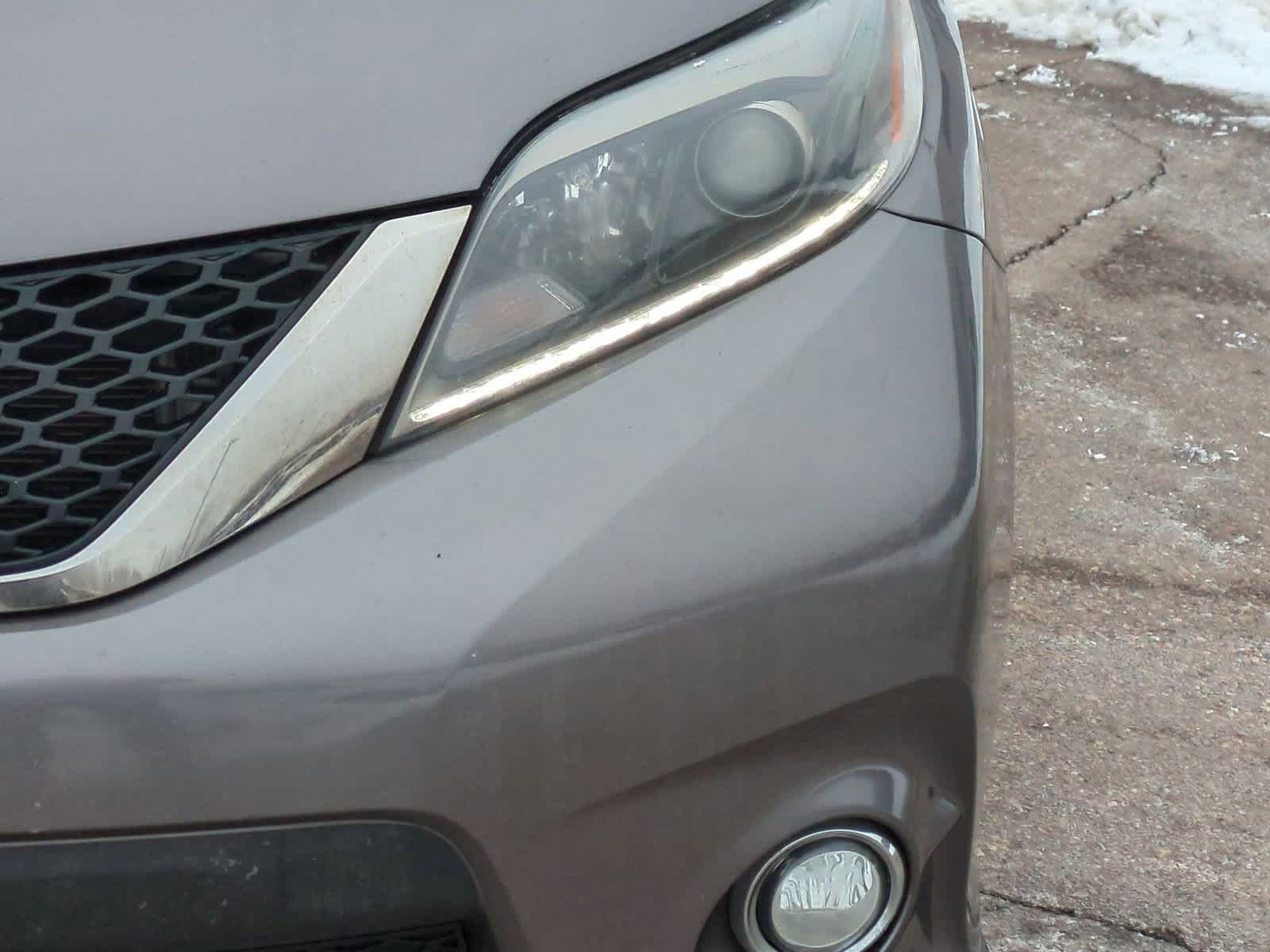 Thumbnail: 2015 Toyota Sienna - 11