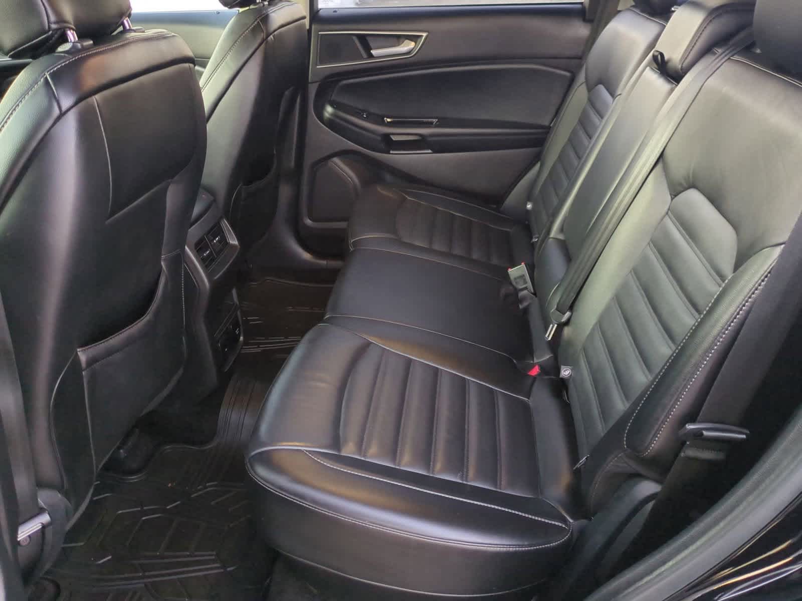 Thumbnail: 2016 Ford Edge - 19