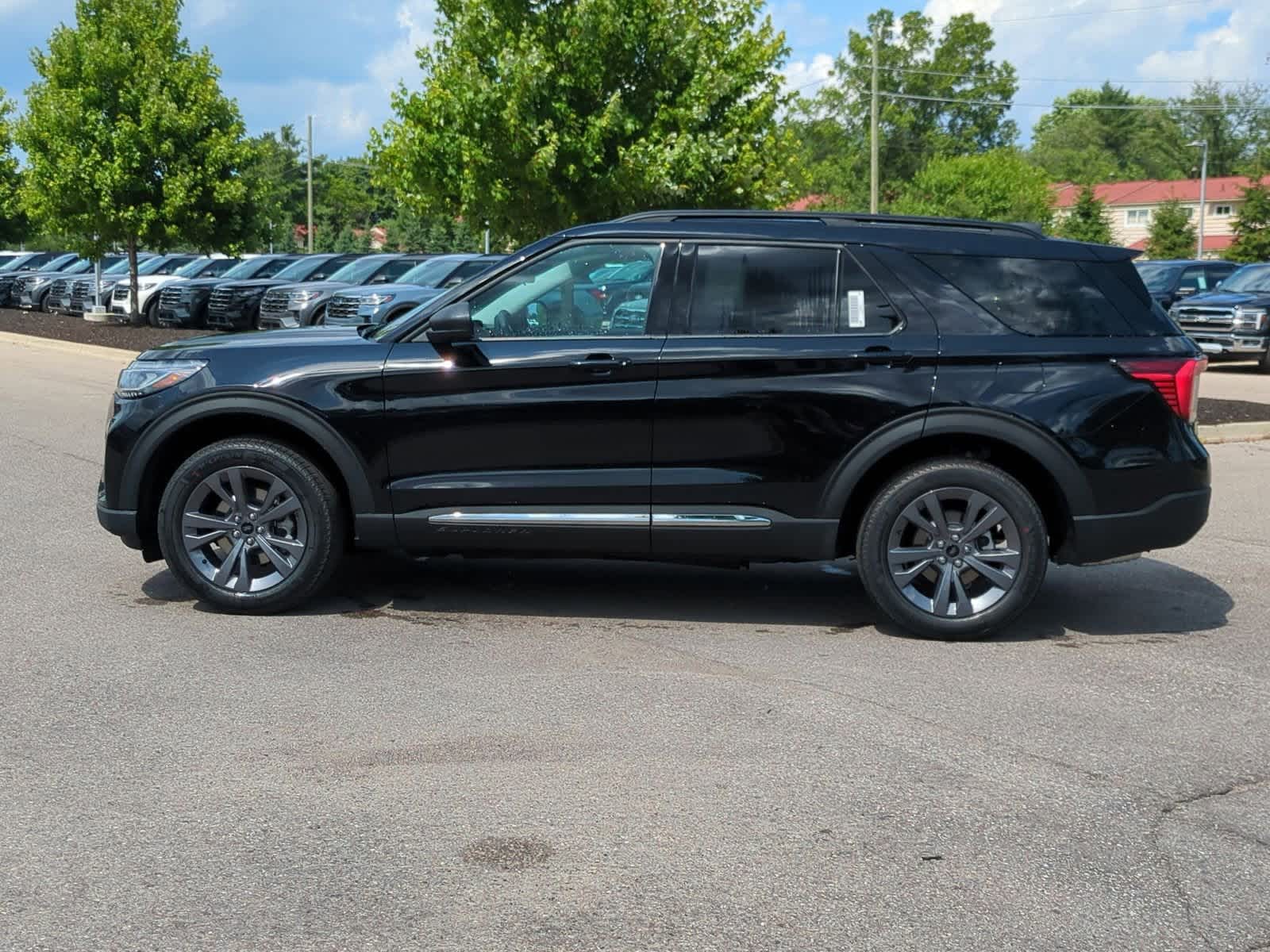 Thumbnail: 2025 Ford Explorer - 5