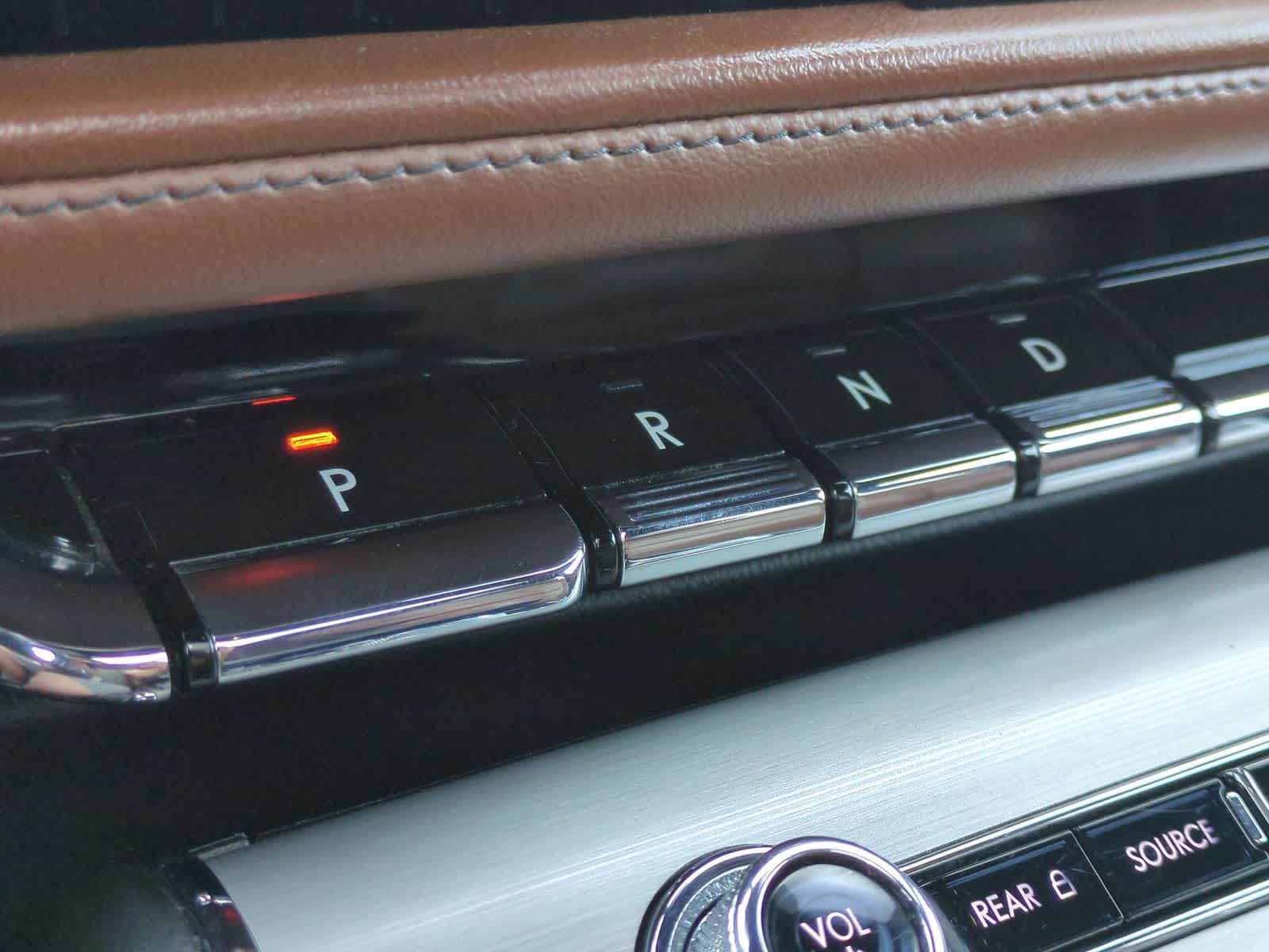 Thumbnail: 2022 Lincoln Aviator - 34