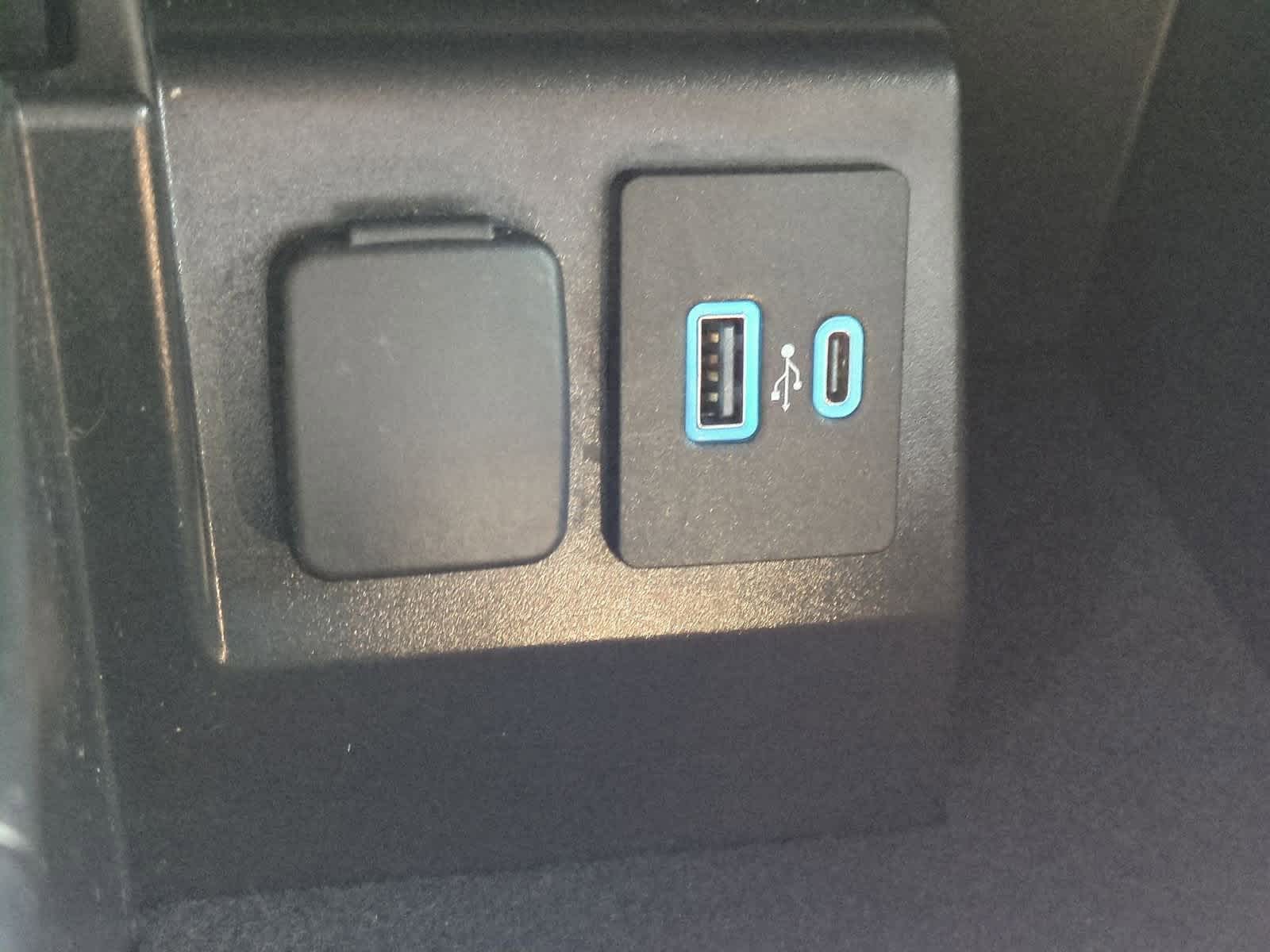 Thumbnail: 2023 Ford Explorer - 31