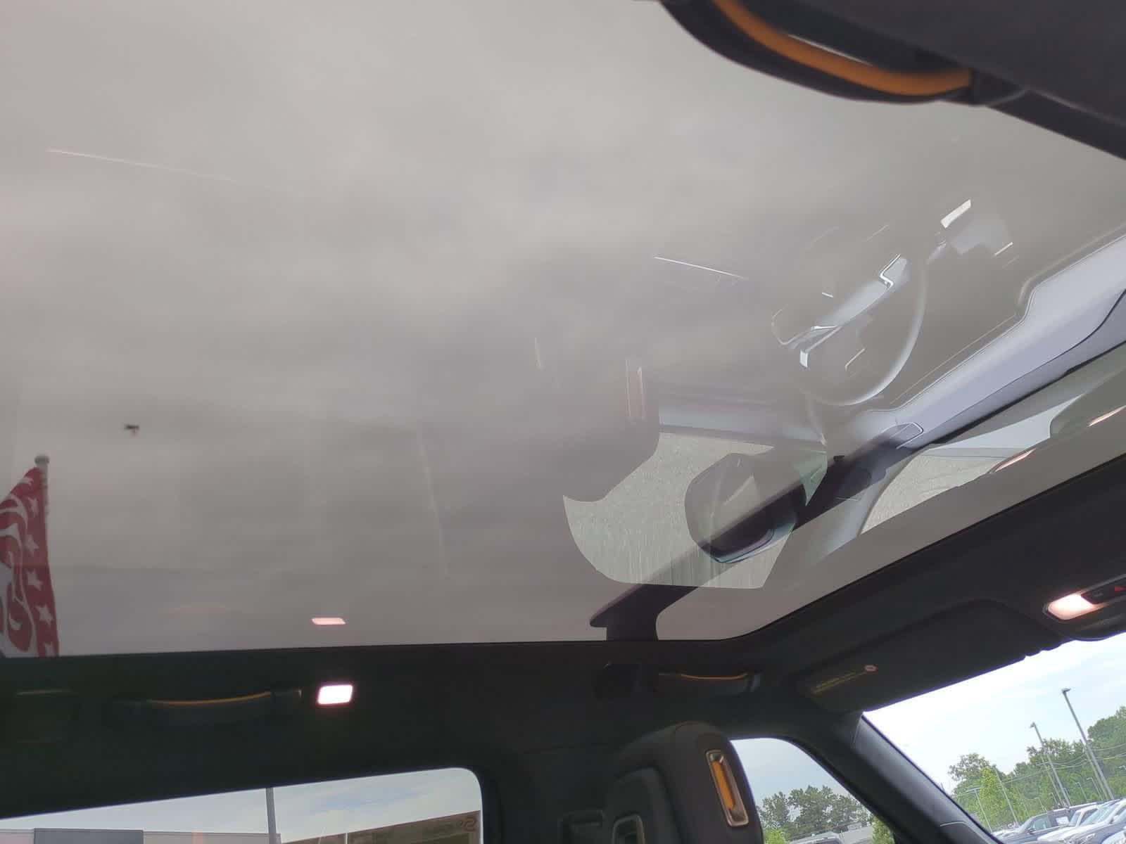 Thumbnail: 2024 Rivian R1S - 22