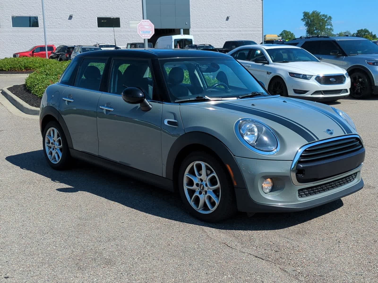 Thumbnail: 2019 MINI Cooper Hardtop - 2