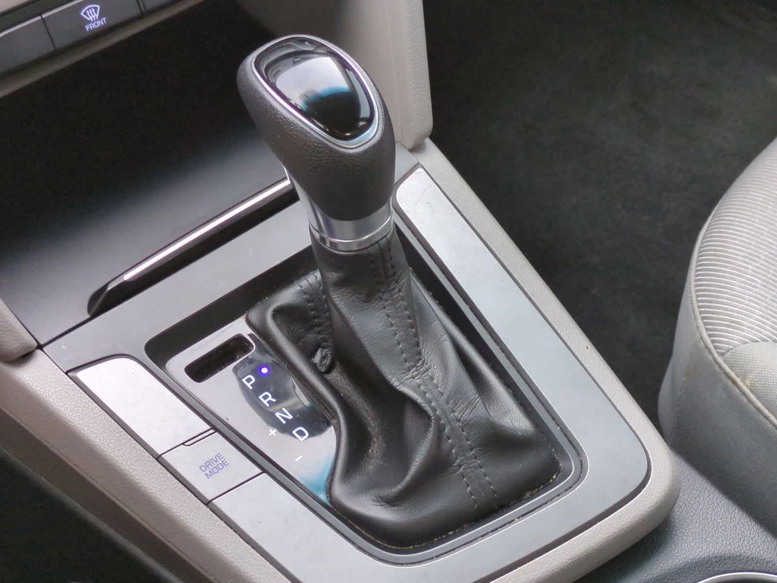 Thumbnail: 2017 Hyundai Elantra - 30