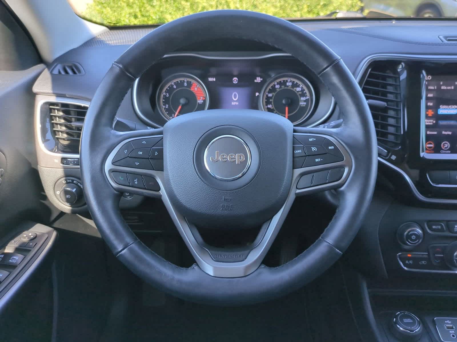 Thumbnail: 2019 Jeep Cherokee - 22