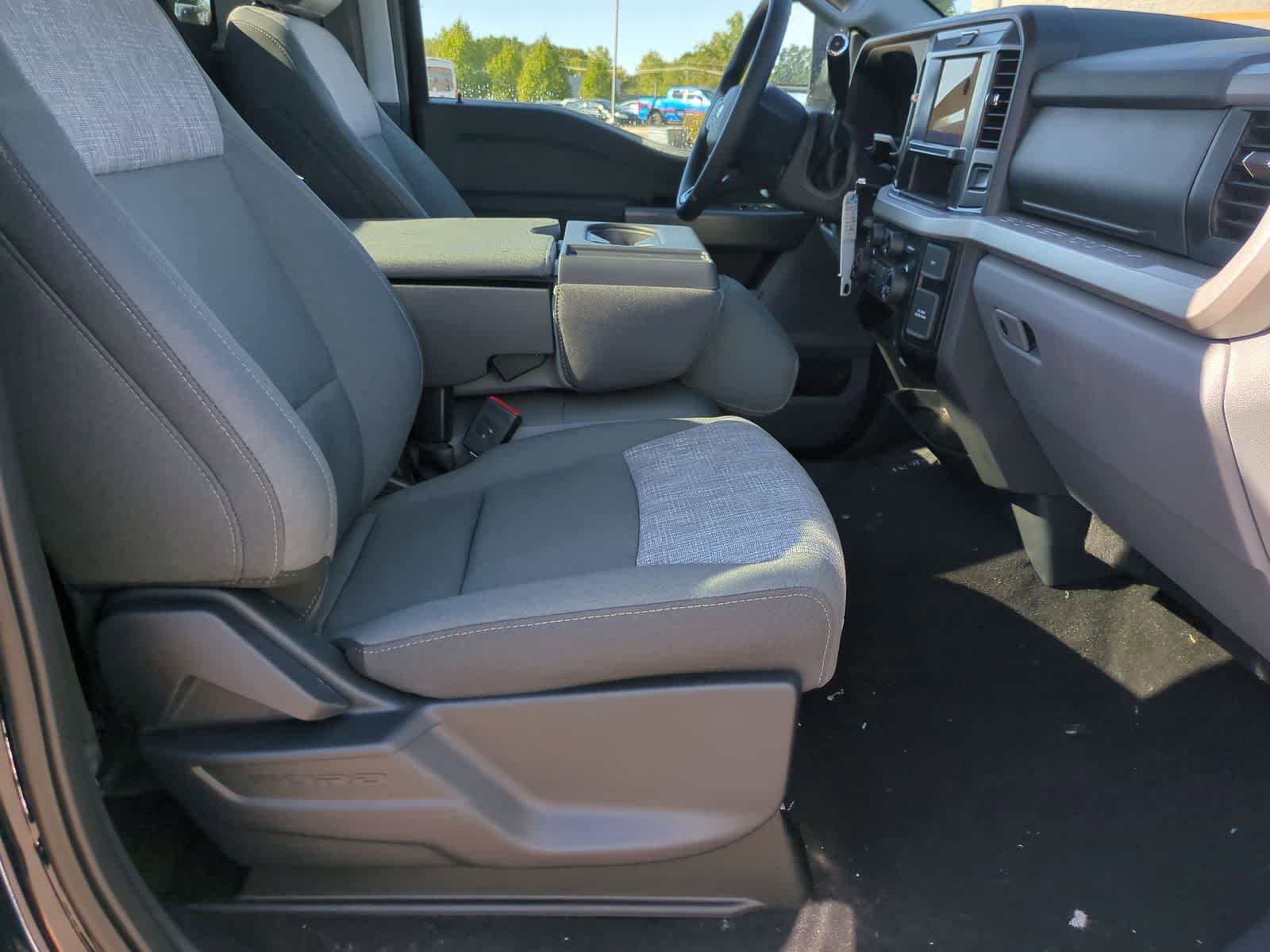 Thumbnail: 2025 Ford Econoline - 18