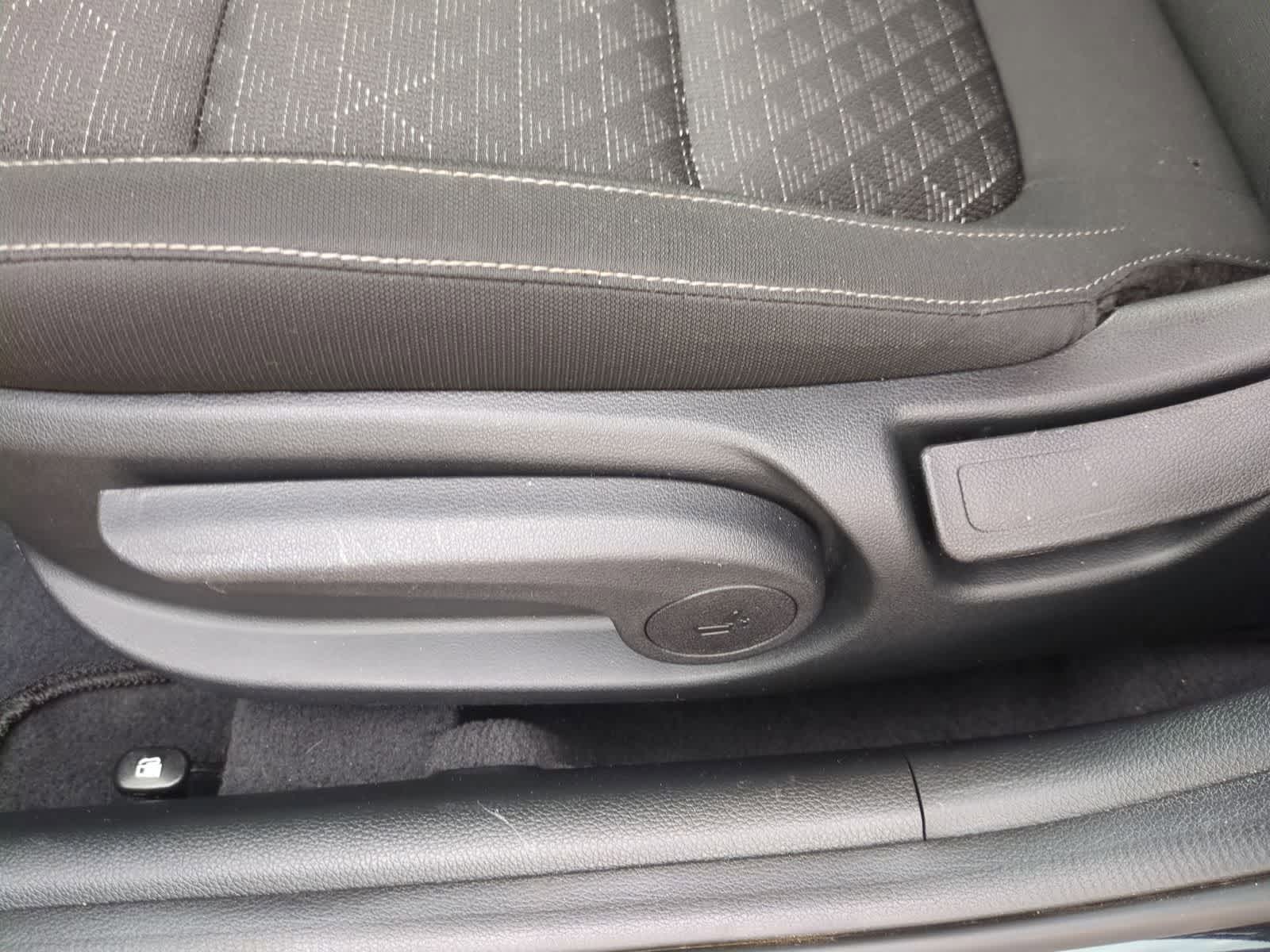 Thumbnail: 2022 Kia Rio5 - 17