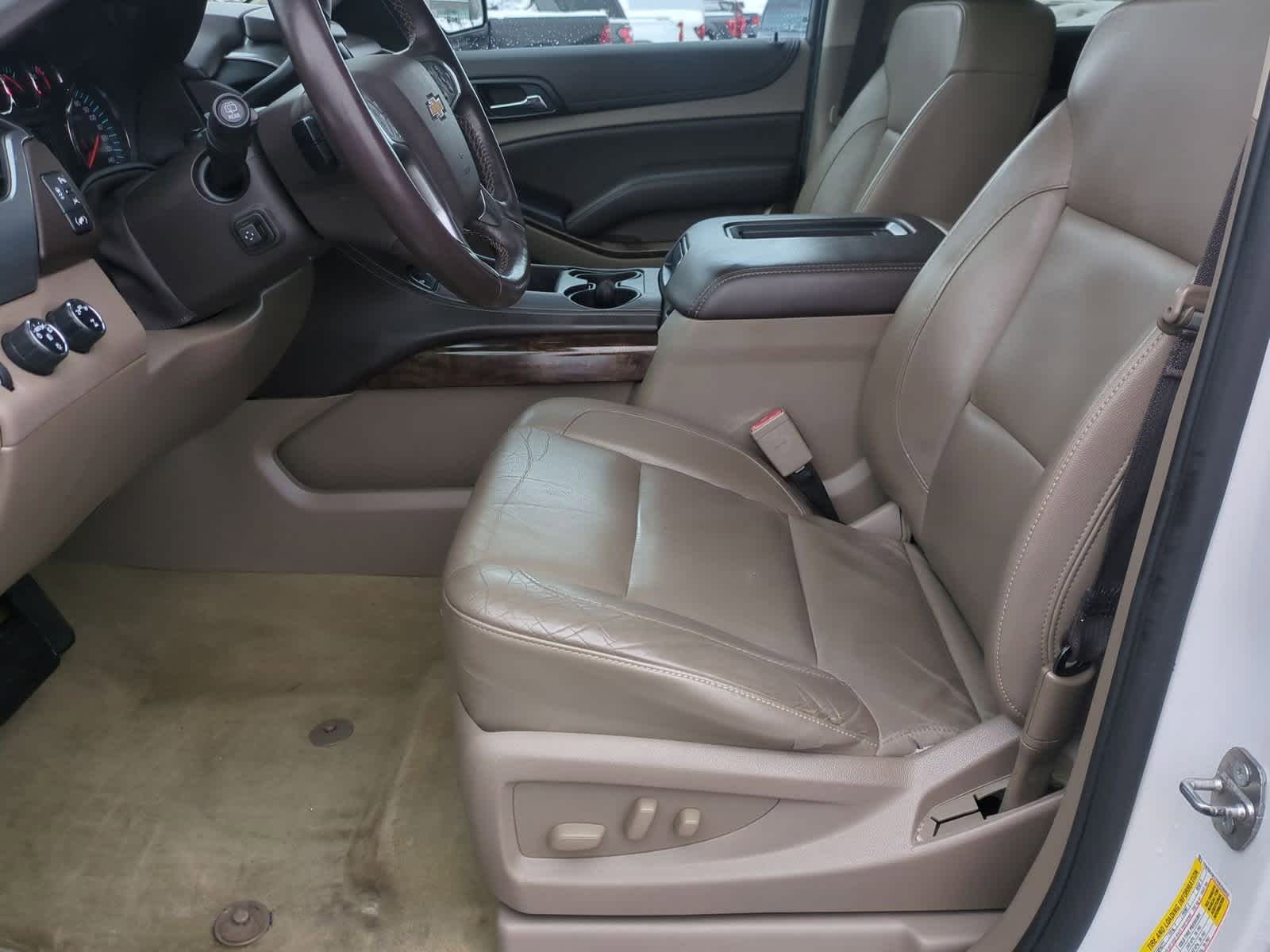 Thumbnail: 2017 Chevrolet Suburban - 16