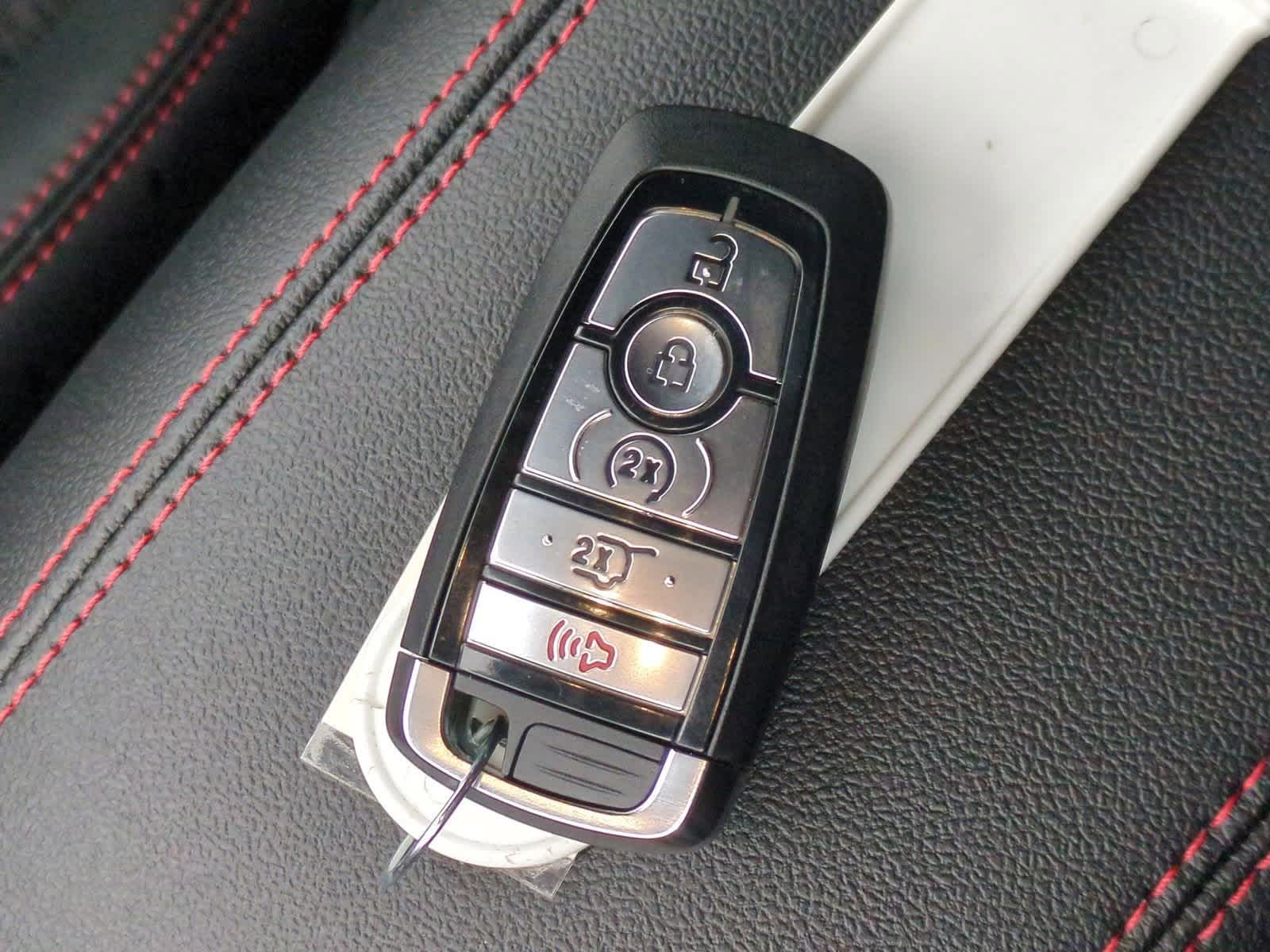 2025 Ford Escape ST-Line 31